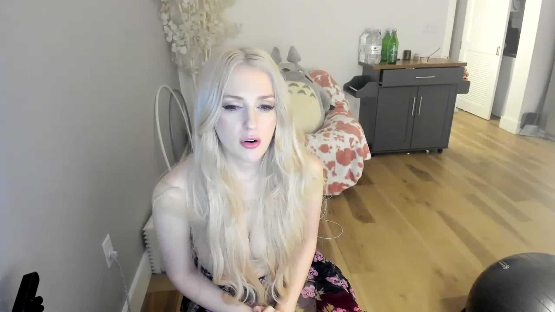 Gallery image thumbnail from Dick_RateMilk's myfreecams stream on, 12/04/2022, 10:52 image 3 of 20