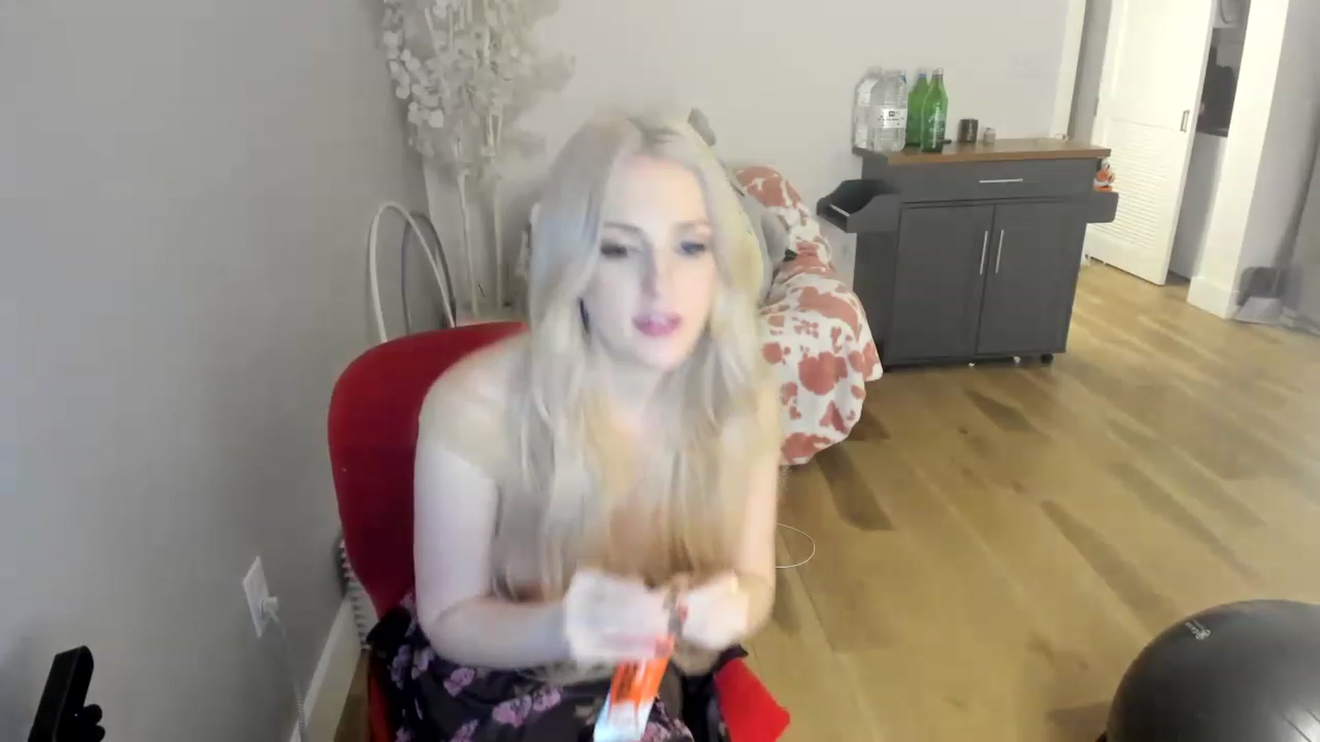 Gallery image thumbnail from Dick_RateMilk's myfreecams stream on, 12/04/2022, 10:52 image 5 of 20