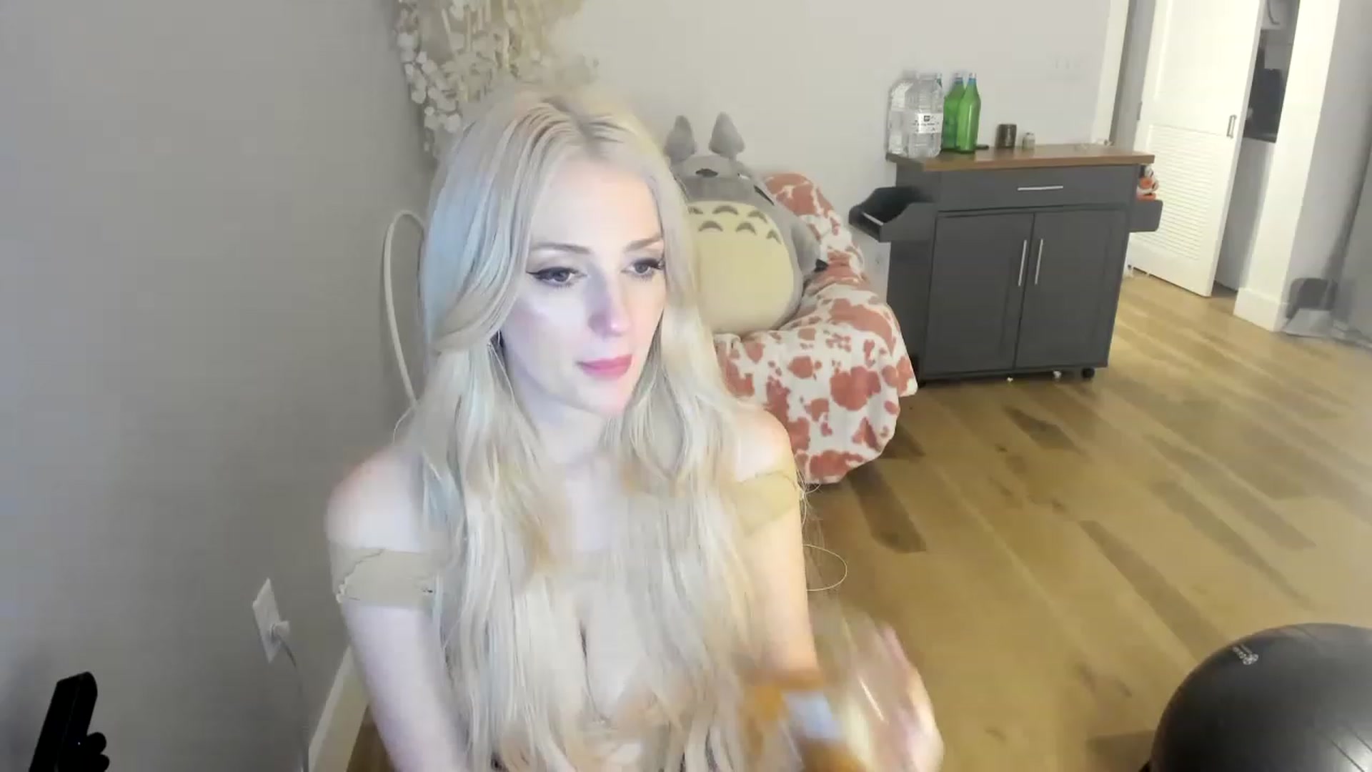 Gallery image thumbnail from Dick_RateMilk's myfreecams stream on, 12/04/2022, 10:52 image 11 of 20