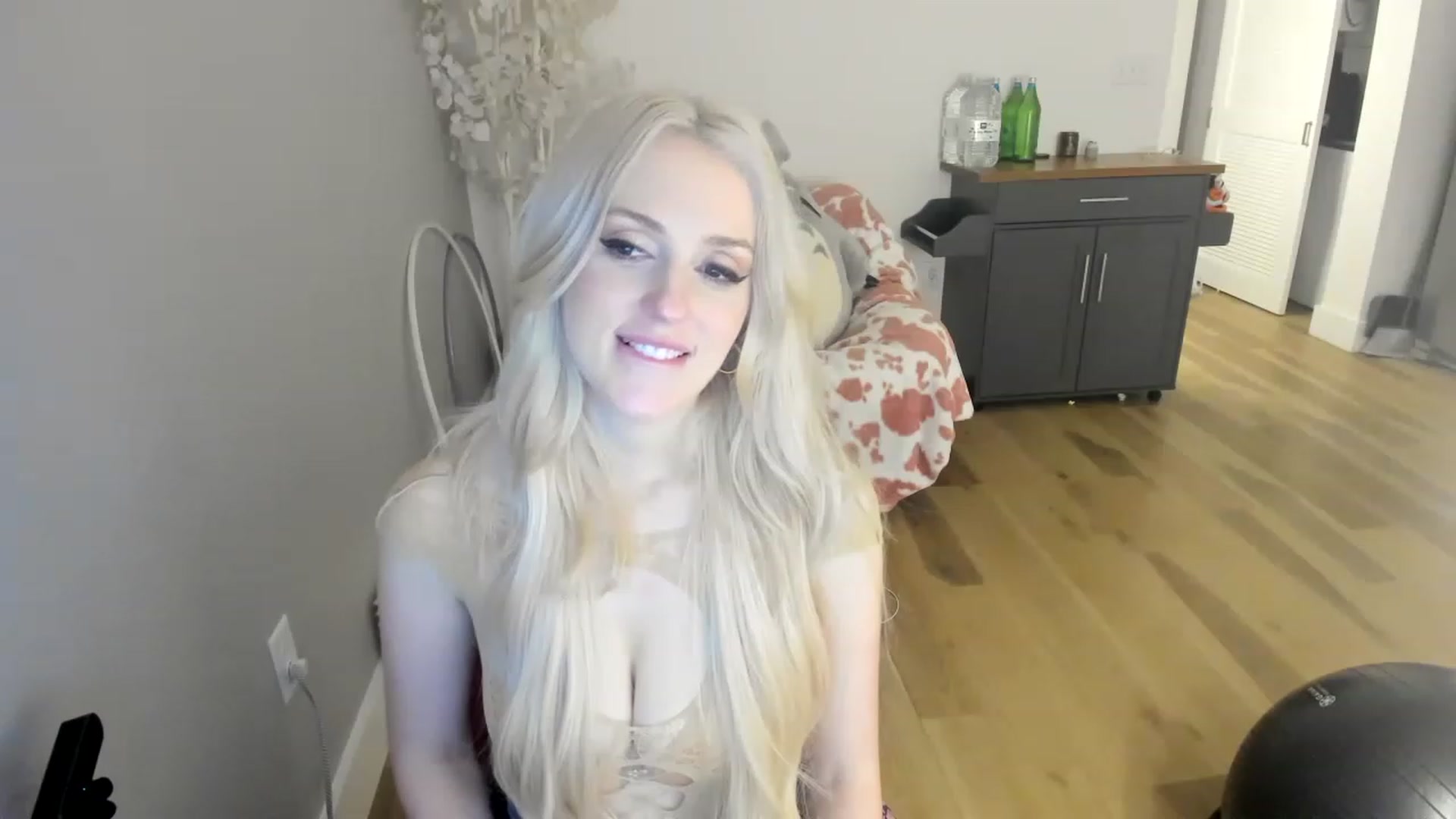 Gallery image thumbnail from Dick_RateMilk's myfreecams stream on, 12/04/2022, 11:12 image 1 of 20