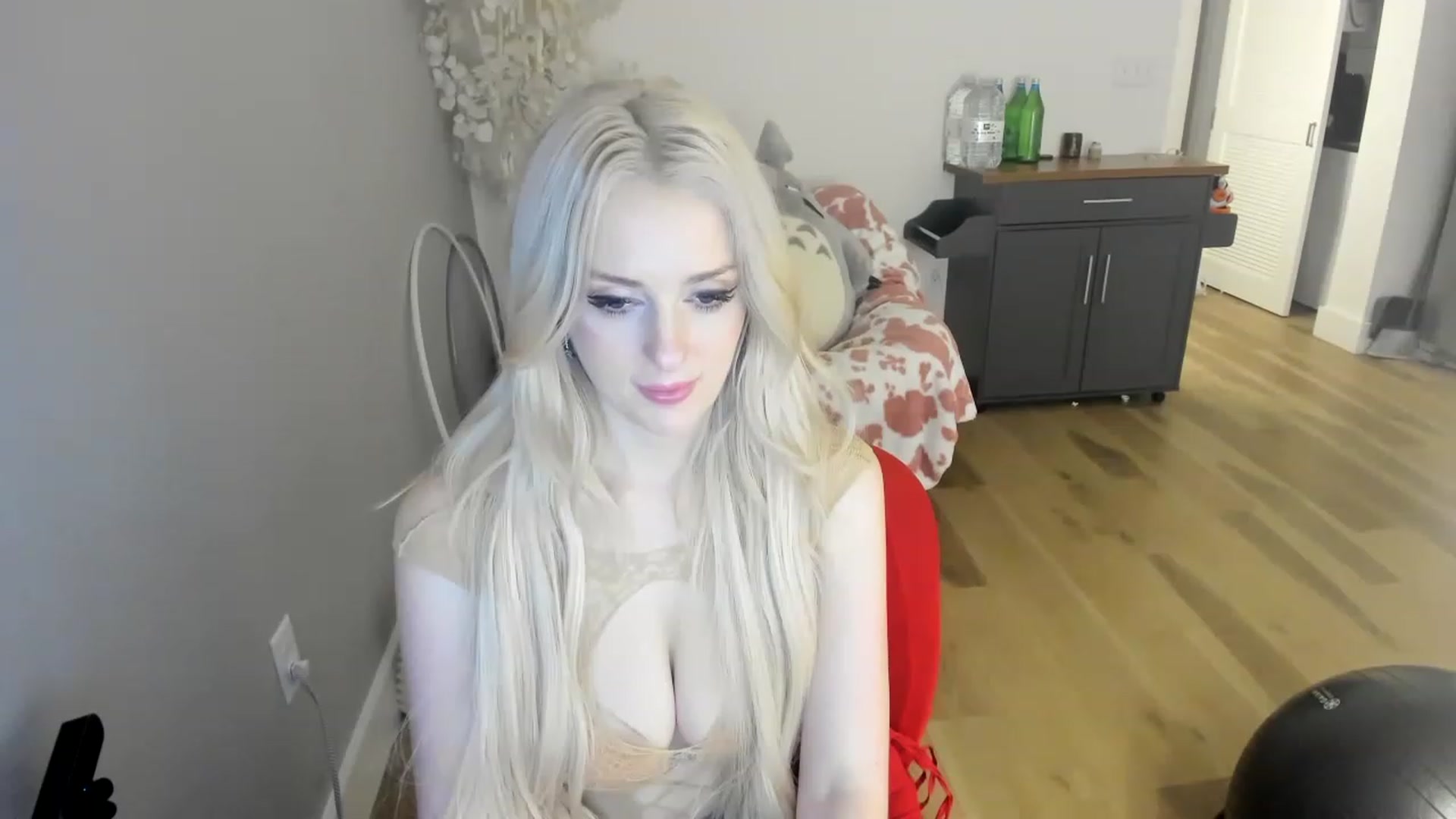 Gallery image thumbnail from Dick_RateMilk's myfreecams stream on, 12/04/2022, 14:30 image 8 of 20