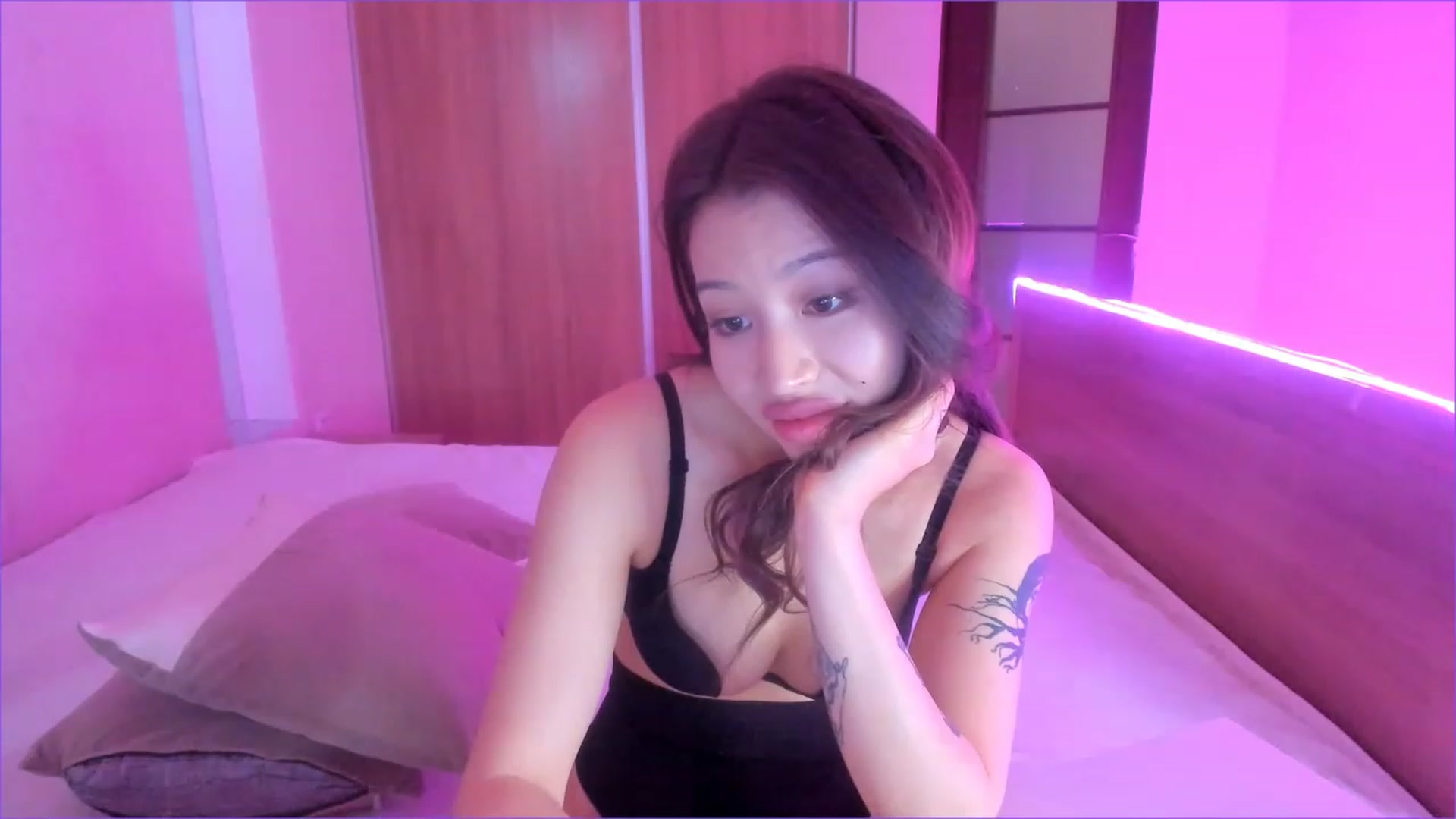 Gallery image thumbnail from Didi_kawaii's myfreecams stream on, 12/30/2022, 11:04 image 6 of 20