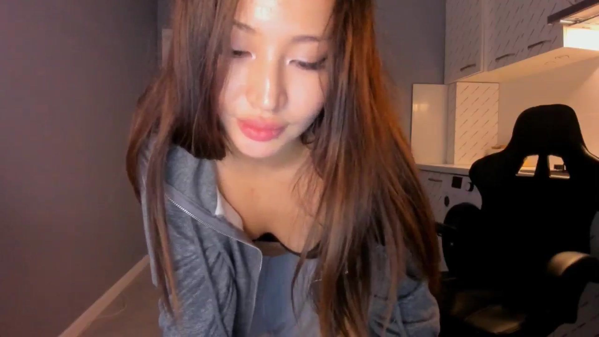 Gallery image thumbnail from Didi_kawaii's myfreecams stream on, 10/08/2024, 01:15 image 13 of 20