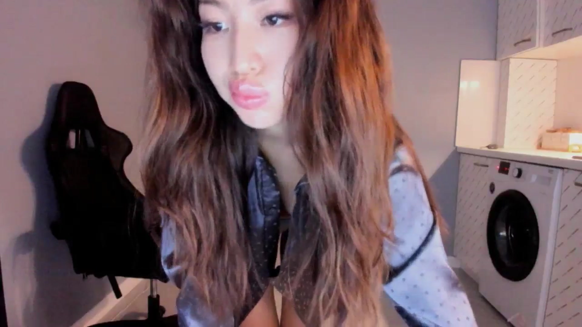 Gallery image thumbnail from Didi_kawaii's myfreecams stream on, 10/25/2024, 03:28 image 7 of 20