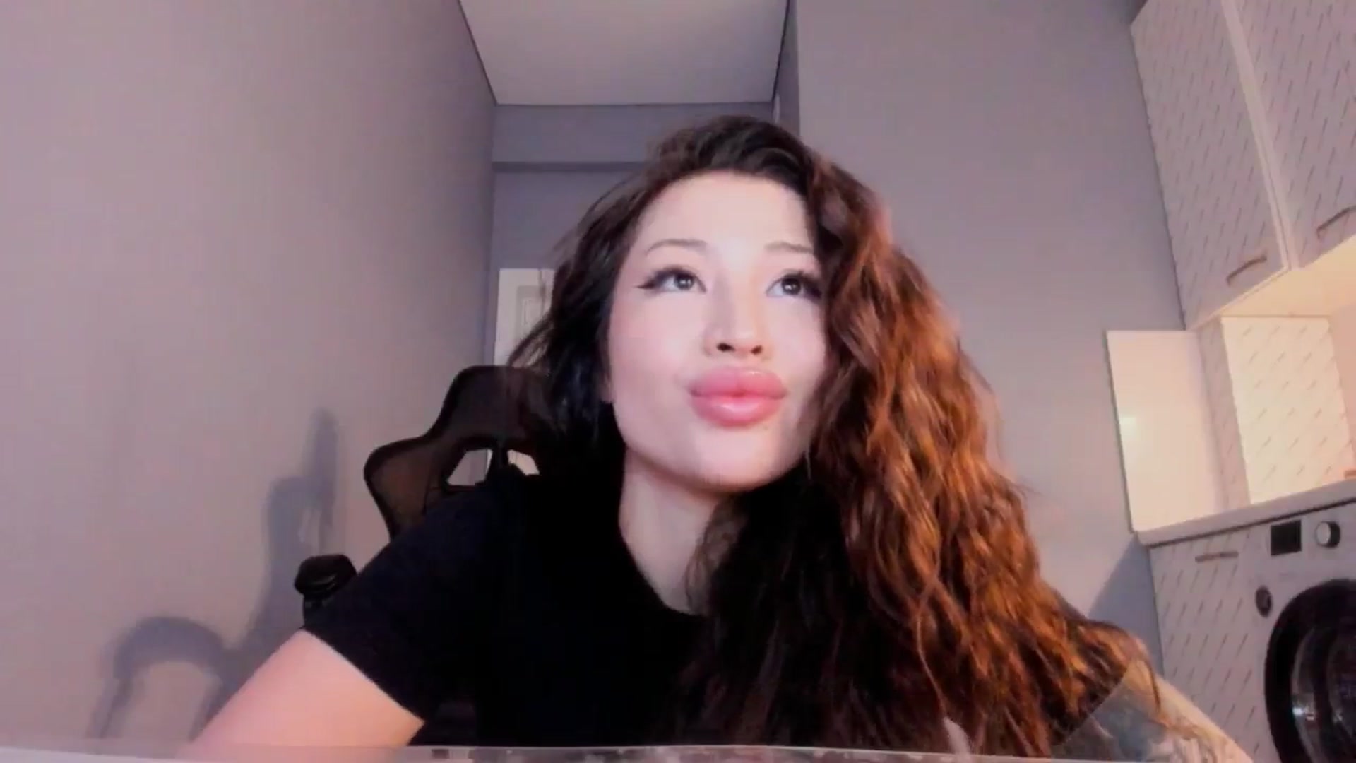 Gallery image thumbnail from Didi_kawaii's myfreecams stream on, 10/28/2024, 19:39 image 17 of 20