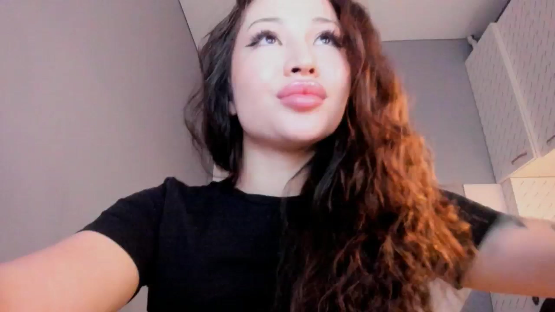Gallery image thumbnail from Didi_kawaii's myfreecams stream on, 10/28/2024, 20:04 image 2 of 20