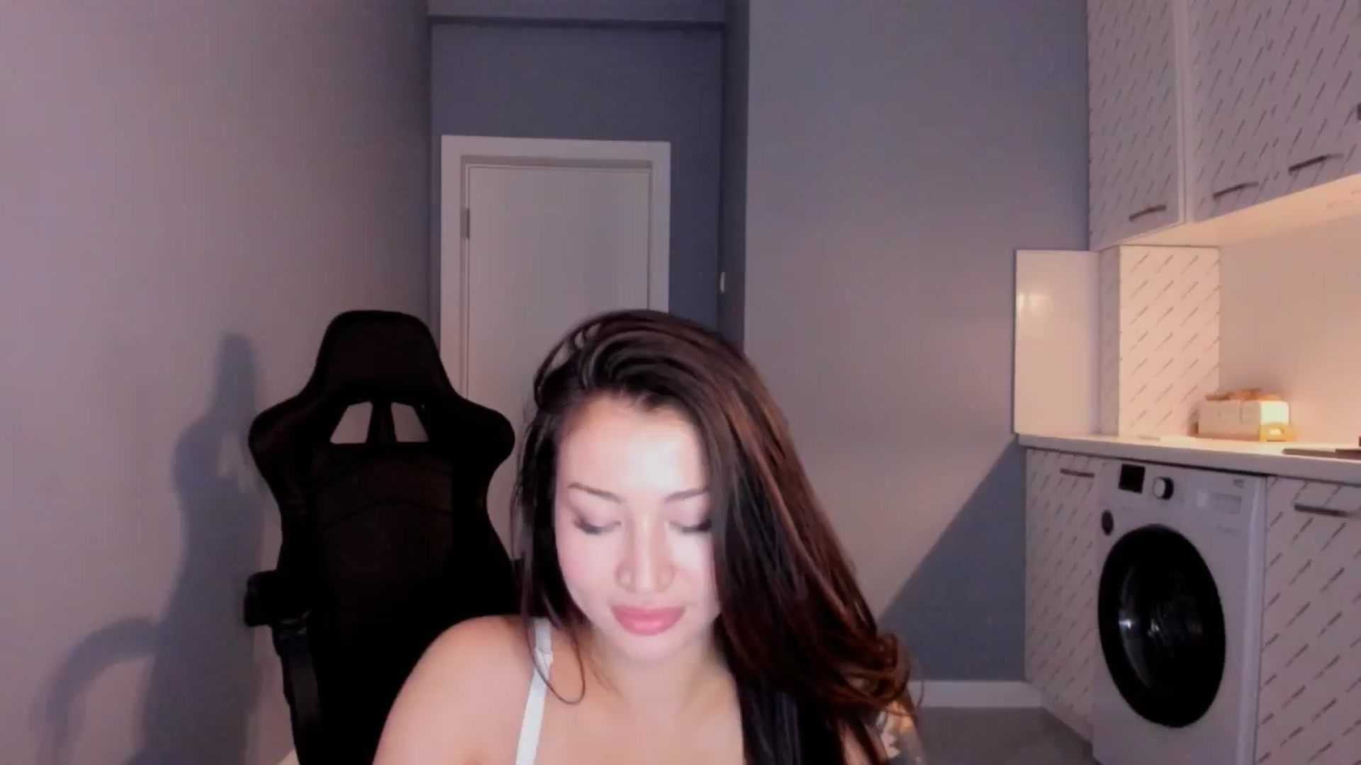 Gallery image thumbnail from Didi_kawaii's myfreecams stream on, 10/30/2024, 20:14 image 4 of 20