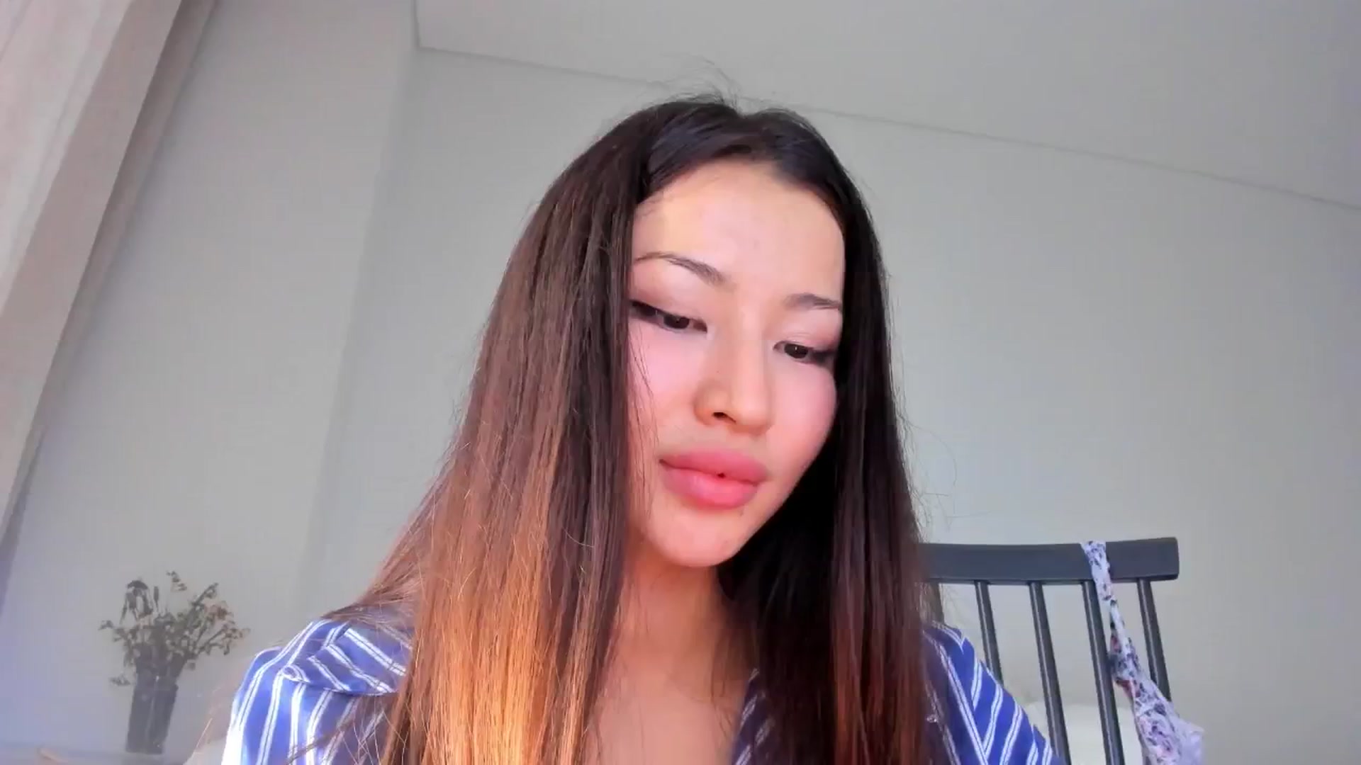 Gallery image thumbnail from Didi_kawaii's myfreecams stream on, 11/30/2024, 06:37 image 18 of 20