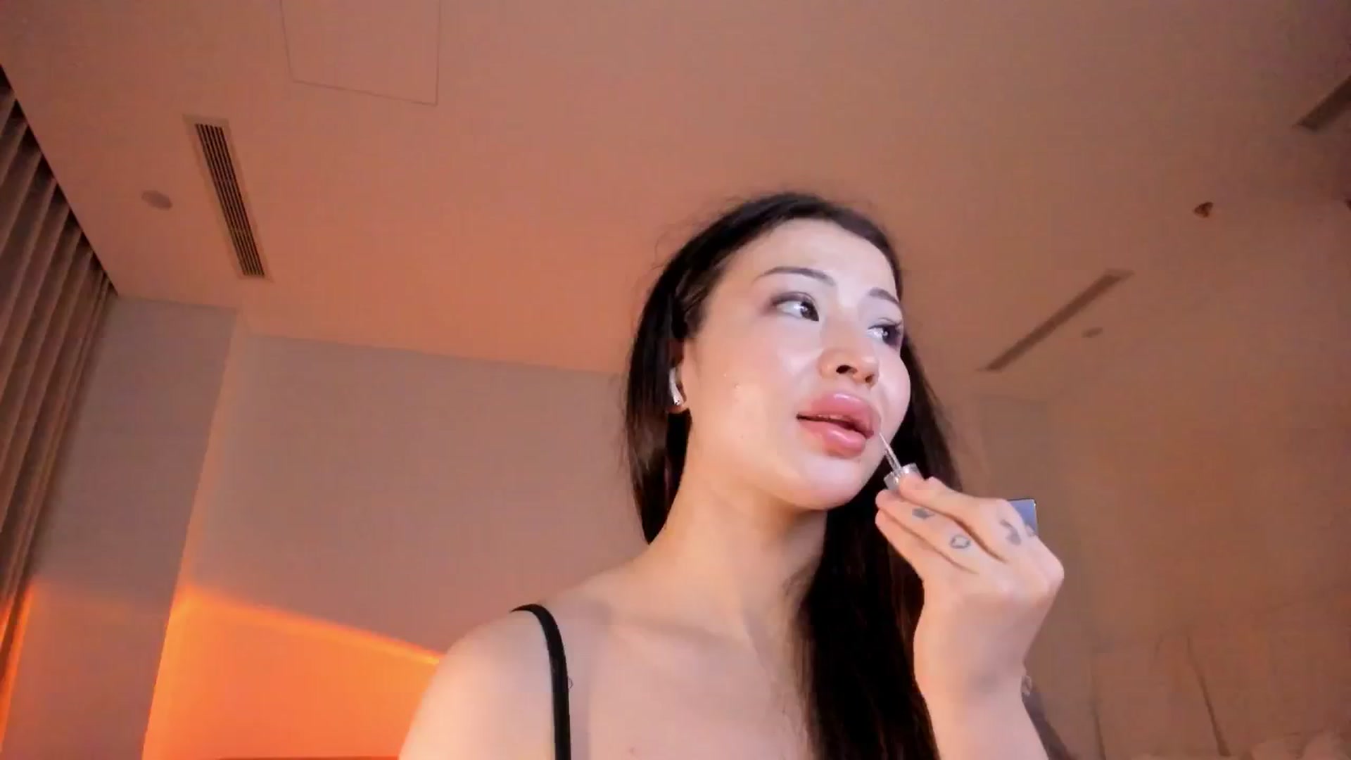 Gallery image thumbnail from Didi_kawaii's myfreecams stream on, 04/06/2025, 12:35 image 11 of 20