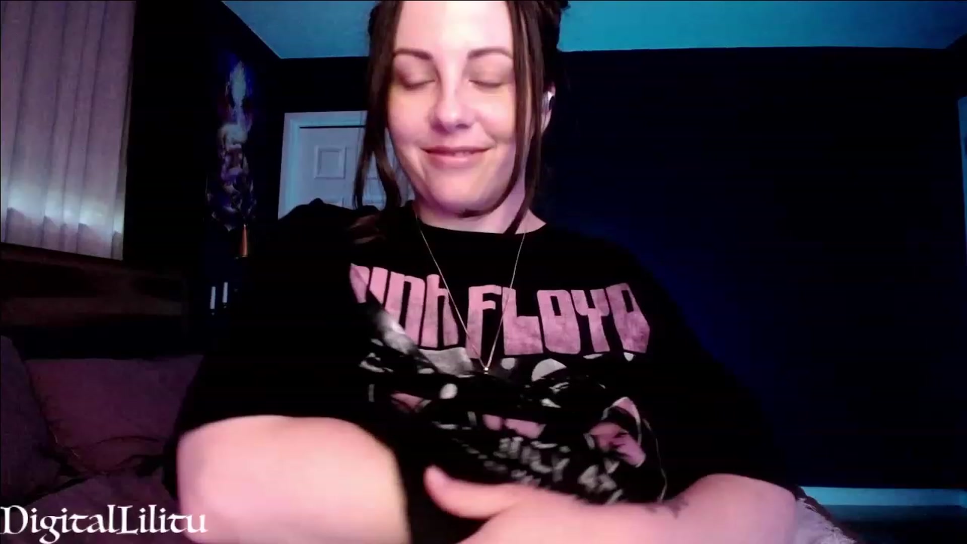 Gallery image thumbnail from DigitalLilitu's myfreecams stream on, 05/25/2023, 03:44 image 1 of 20