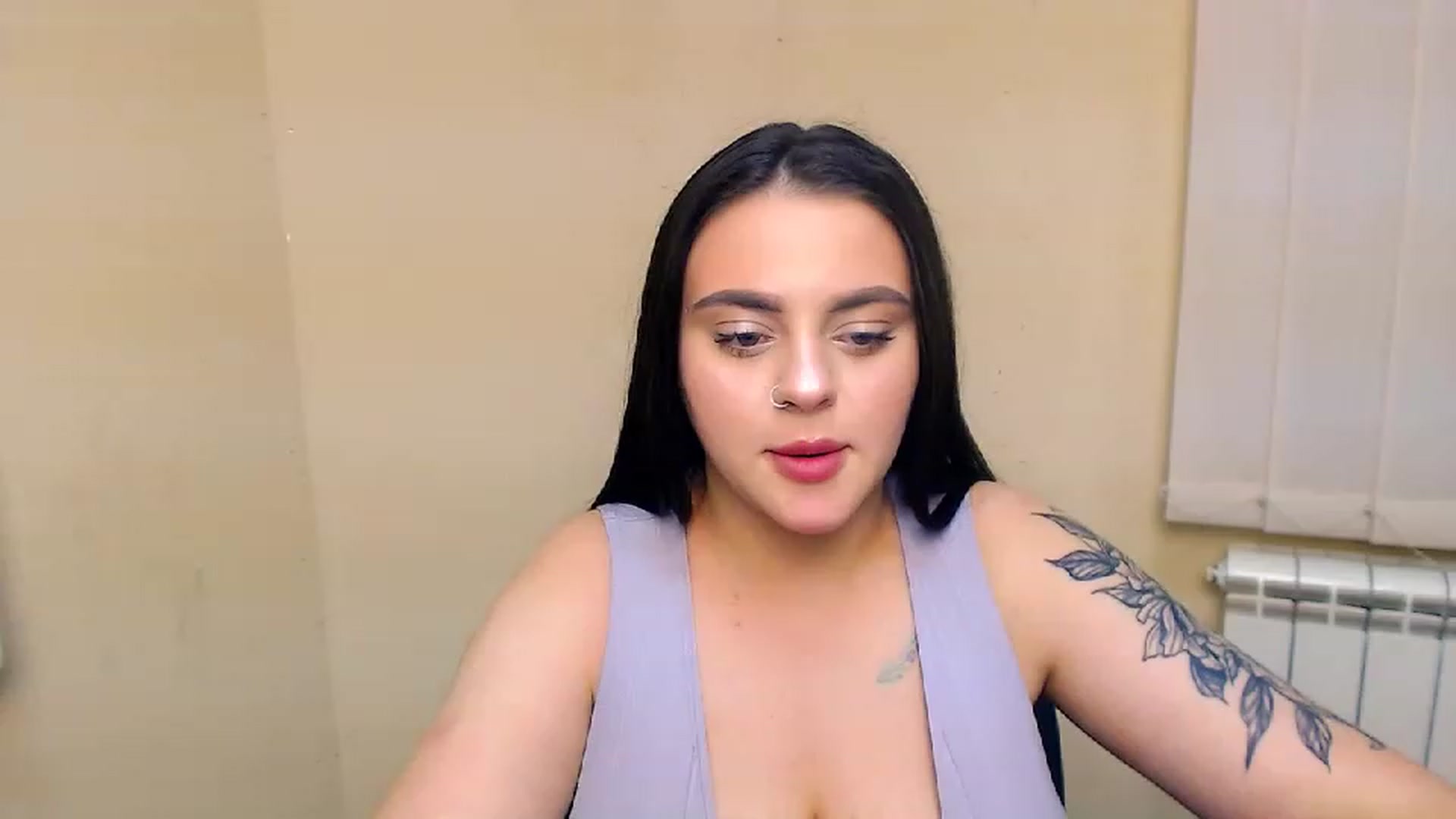 Gallery image thumbnail from DilaraX_'s myfreecams stream on, 11/26/2022, 02:10 image 16 of 20