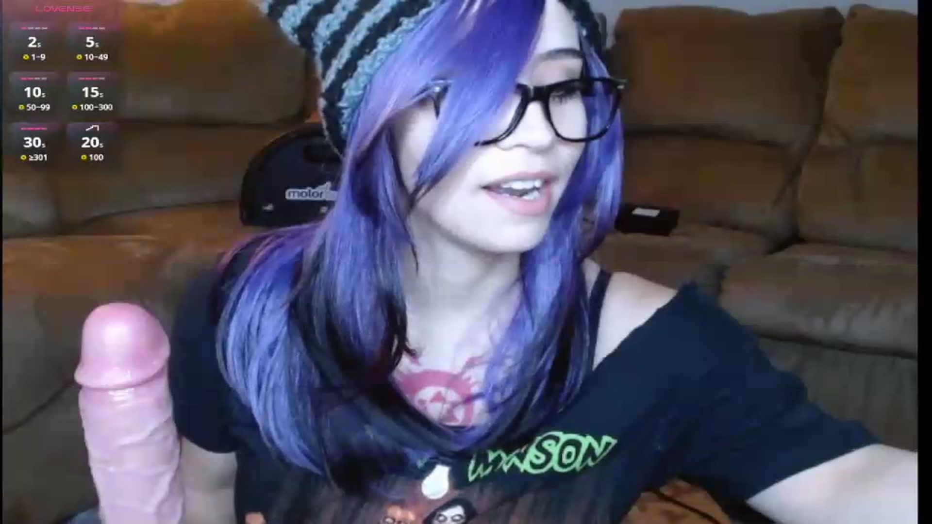 Gallery image thumbnail from Dilfhunter's myfreecams stream on, 07/09/2026, 17:24 image 11 of 20