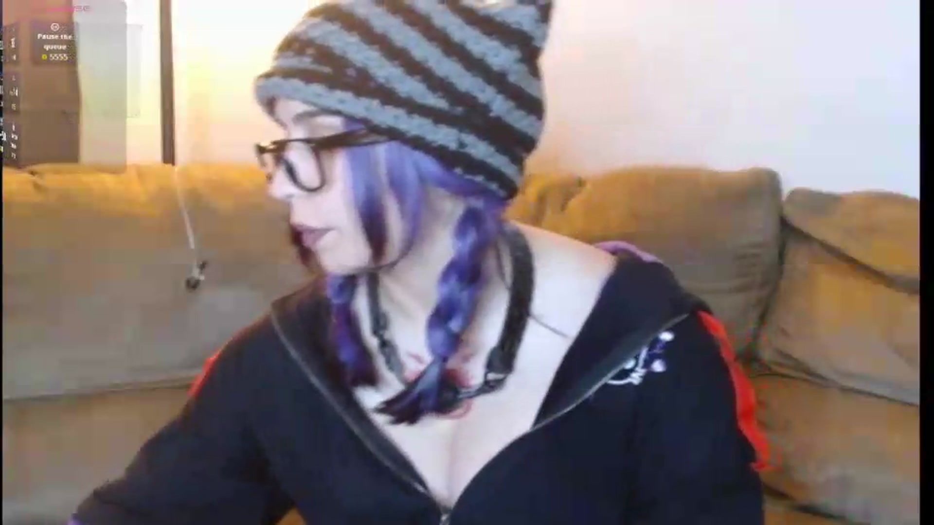 Gallery image thumbnail from Dilfhunter's myfreecams stream on, 07/17/2026, 19:44 image 9 of 20