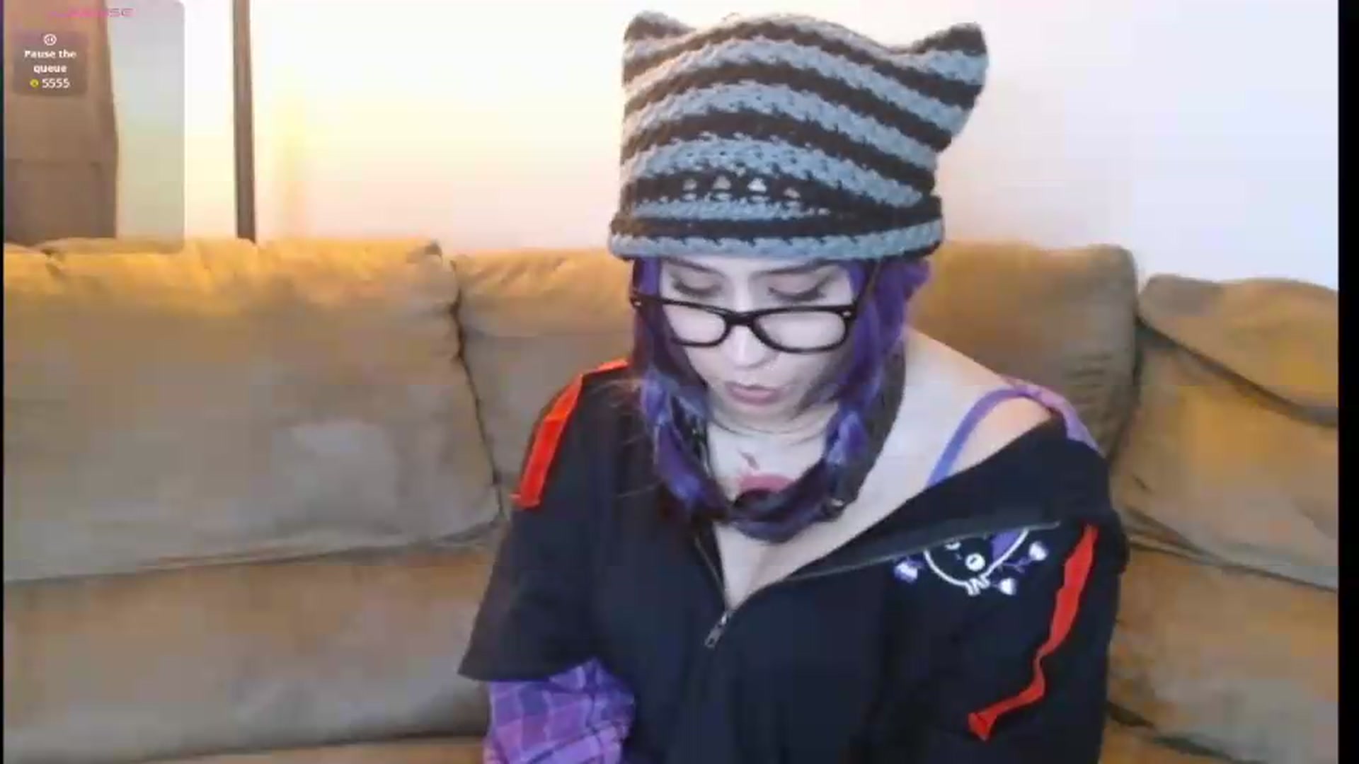Gallery image thumbnail from Dilfhunter's myfreecams stream on, 07/17/2026, 19:44 image 14 of 20