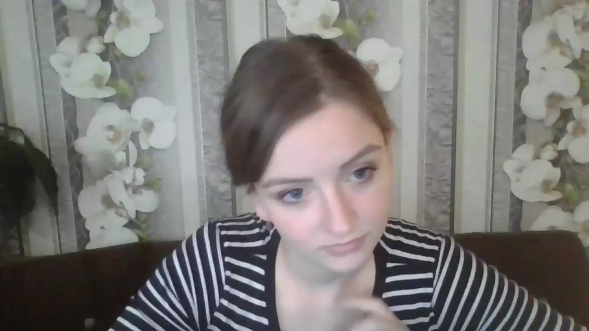 Gallery image thumbnail from DinaLennox's myfreecams stream on, 11/13/2025, 12:28 image 15 of 20