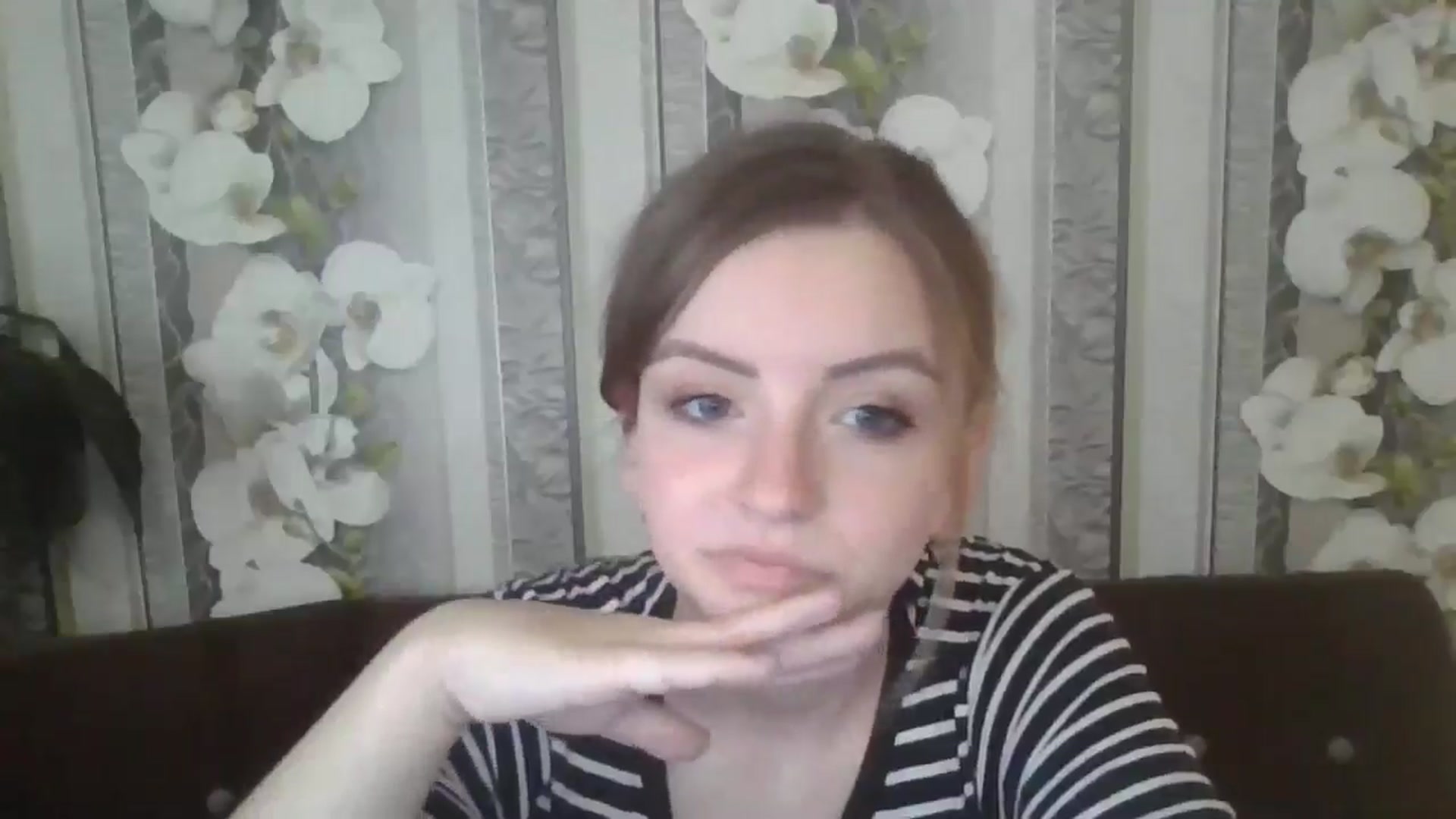 Gallery image thumbnail from DinaLennox's myfreecams stream on, 11/13/2025, 12:55 image 12 of 20