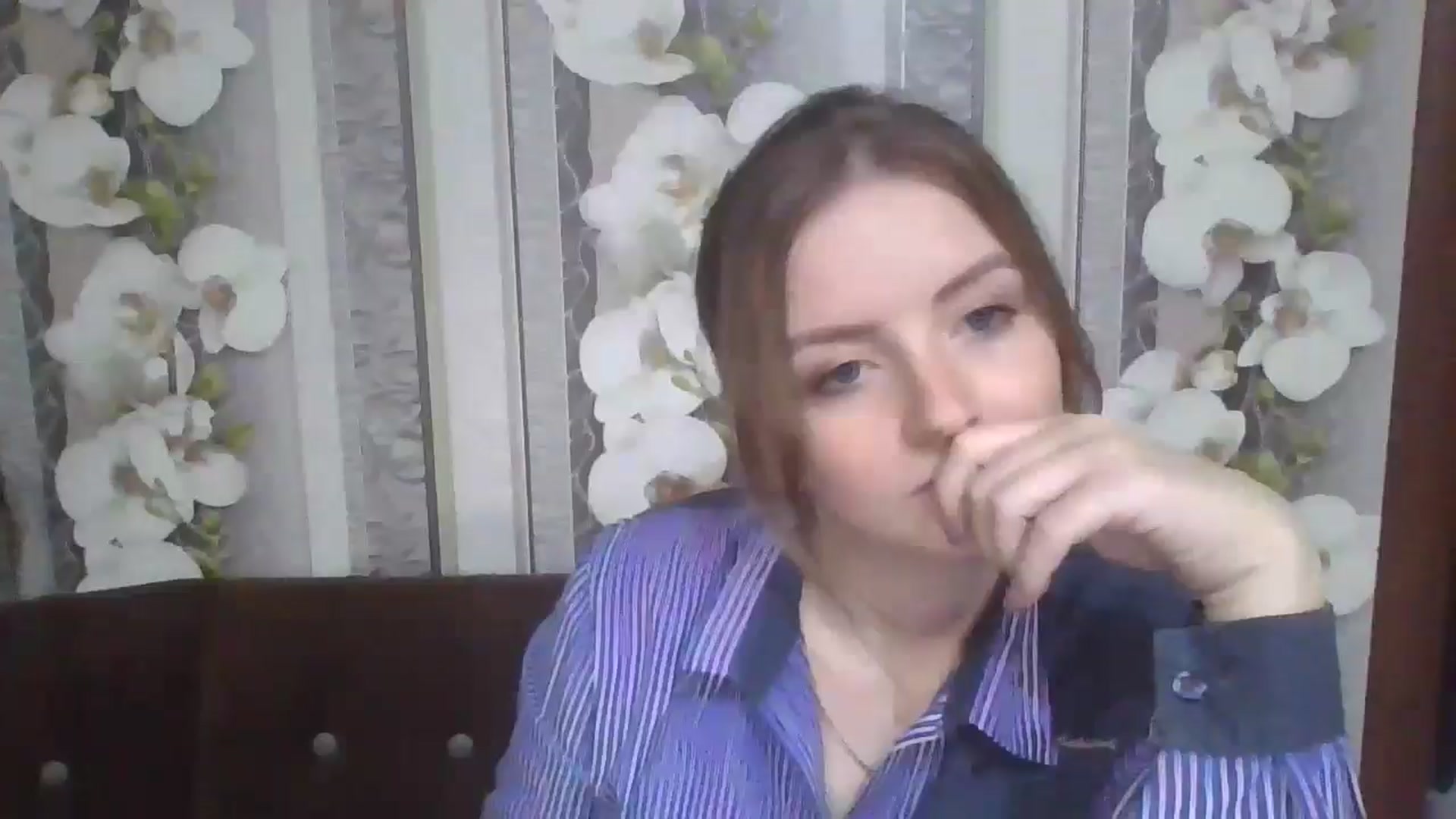 Gallery image thumbnail from DinaLennox's myfreecams stream on, 11/18/2025, 19:53 image 19 of 20