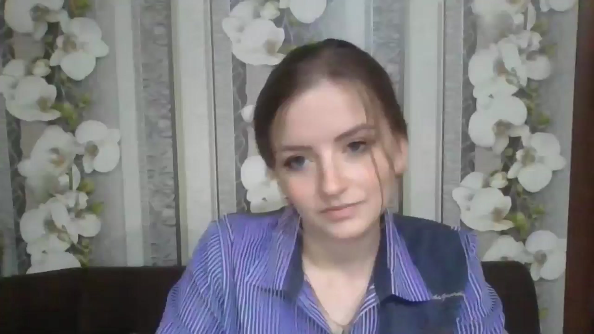 Gallery image thumbnail from DinaLennox's myfreecams stream on, 11/20/2025, 19:45 image 16 of 20