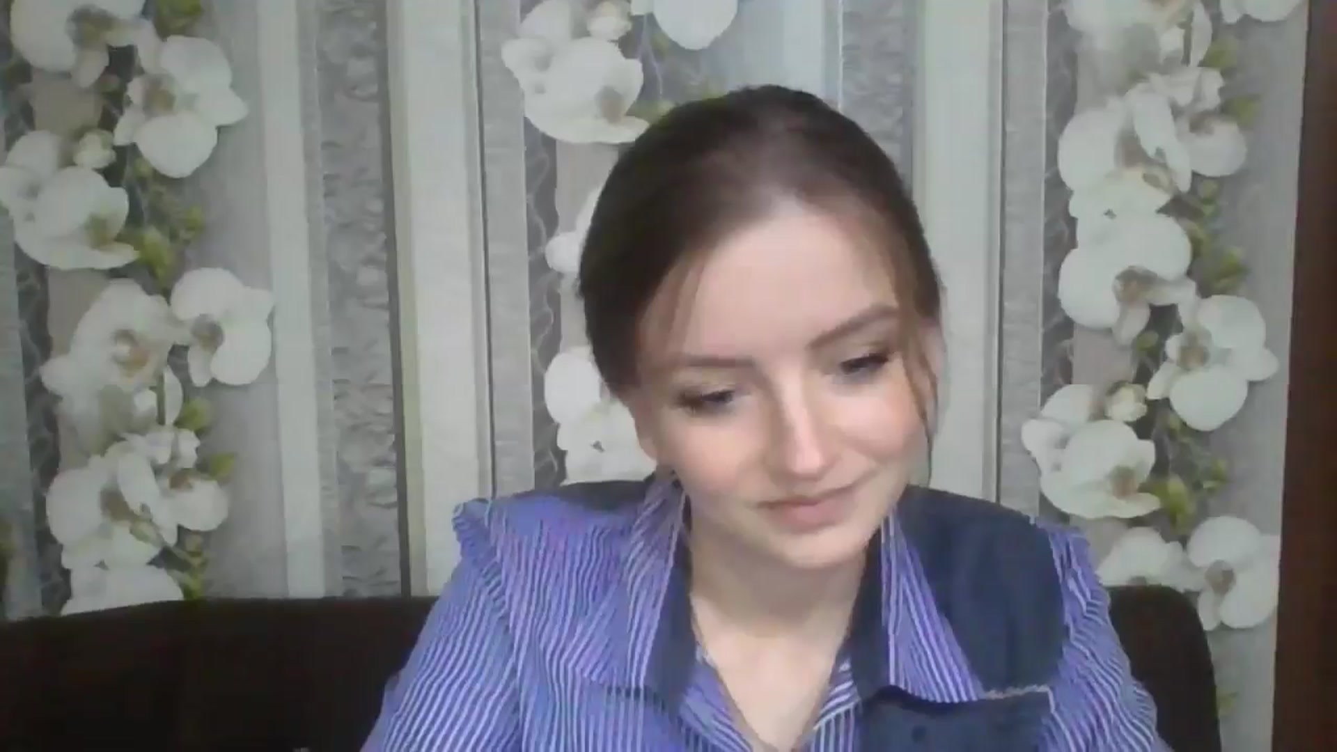 Gallery image thumbnail from DinaLennox's myfreecams stream on, 11/20/2025, 19:45 image 13 of 20