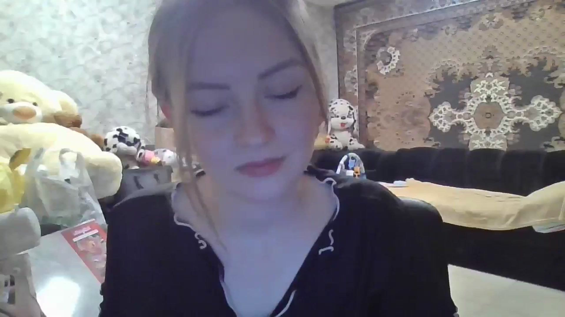 Gallery image thumbnail from DinaLennox's myfreecams stream on, 01/01/2026, 18:33 image 16 of 20