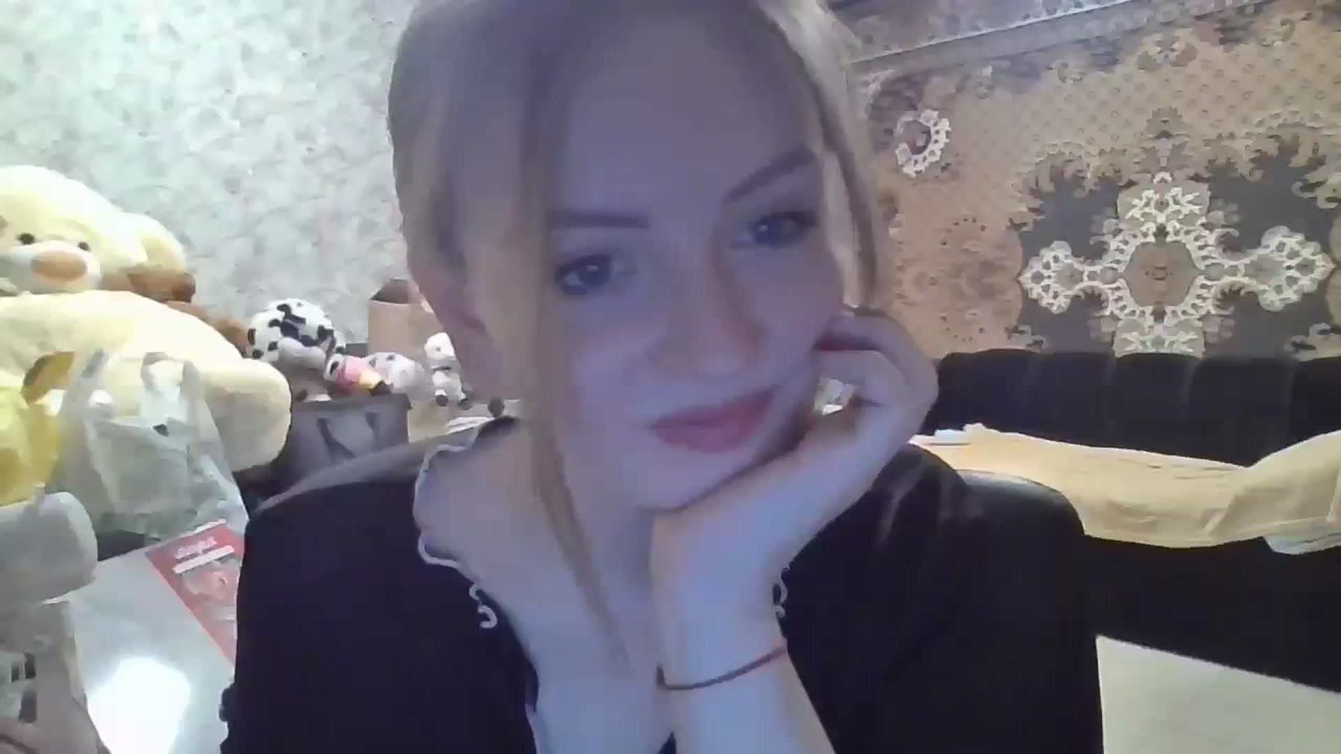 Gallery image thumbnail from DinaLennox's myfreecams stream on, 01/01/2026, 18:33 image 13 of 20