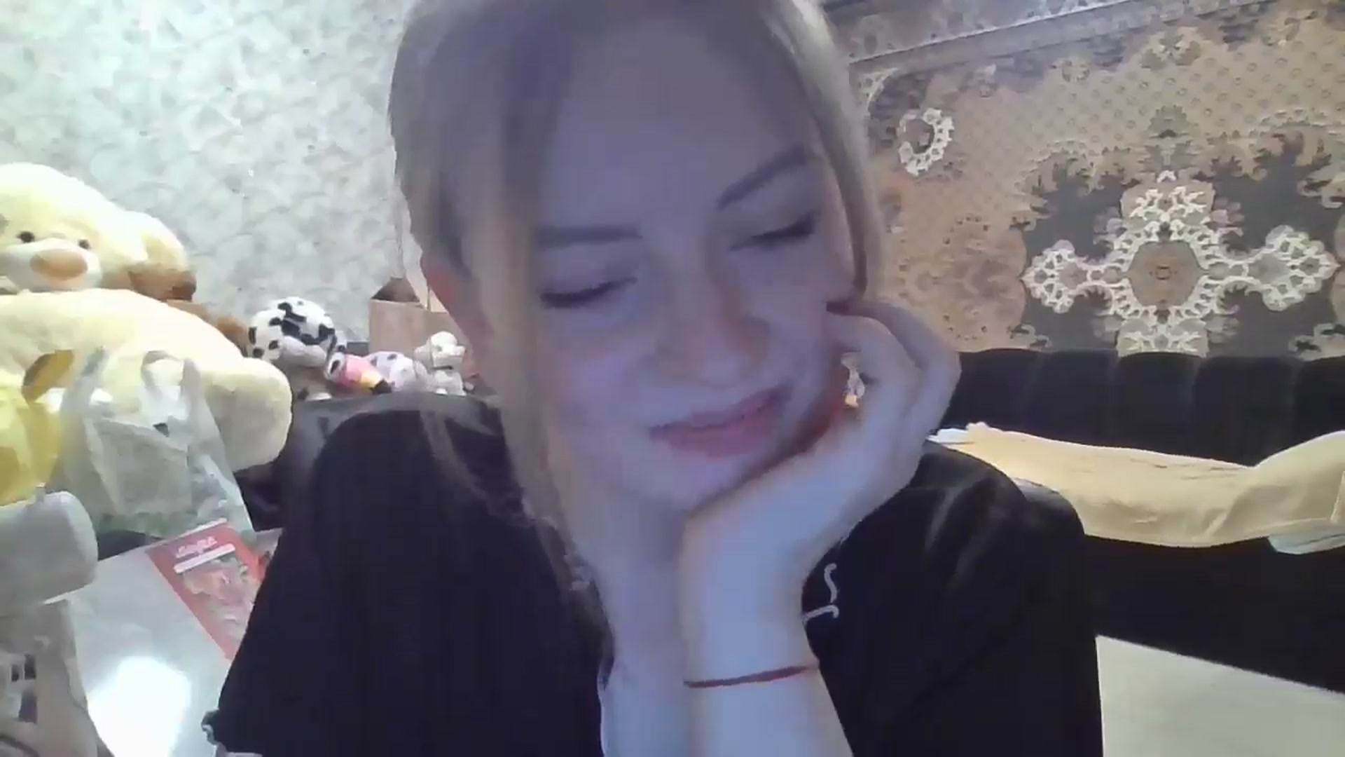Gallery image thumbnail from DinaLennox's myfreecams stream on, 01/01/2026, 18:33 image 4 of 20