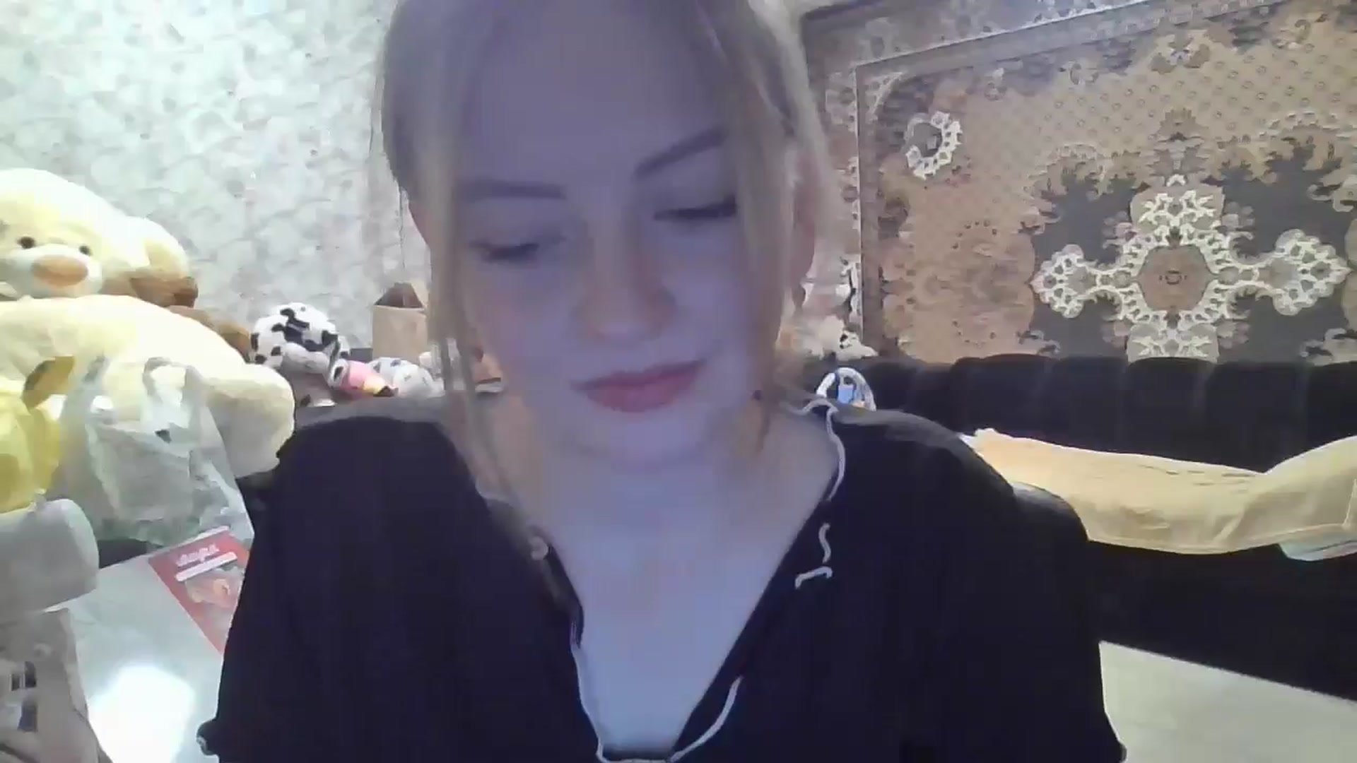 Gallery image thumbnail from DinaLennox's myfreecams stream on, 01/01/2026, 18:33 image 2 of 20