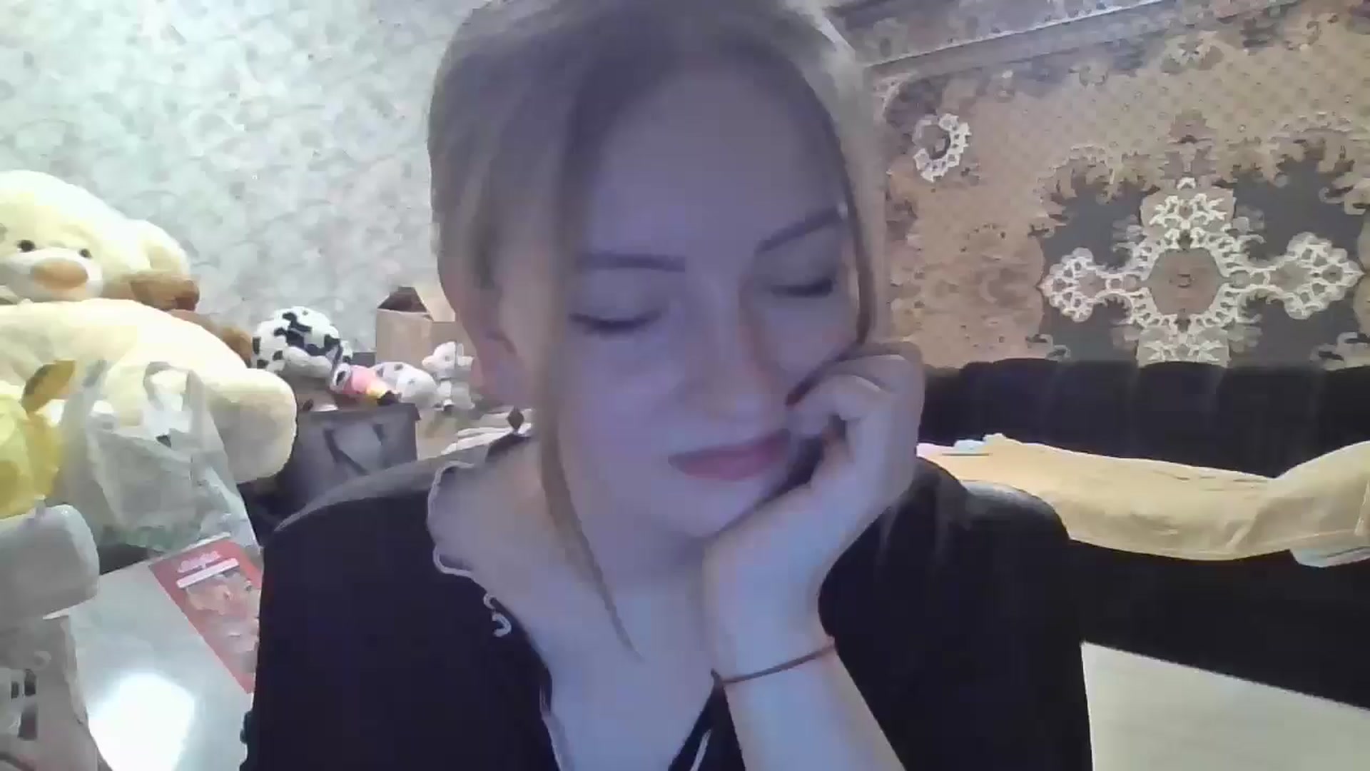 Gallery image thumbnail from DinaLennox's myfreecams stream on, 01/01/2026, 18:33 image 18 of 20
