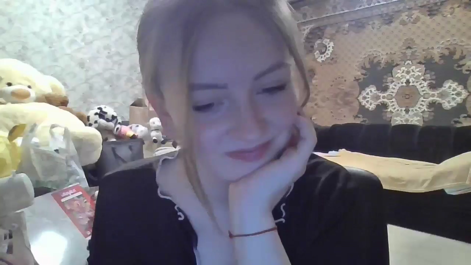 Gallery image thumbnail from DinaLennox's myfreecams stream on, 01/01/2026, 18:33 image 12 of 20
