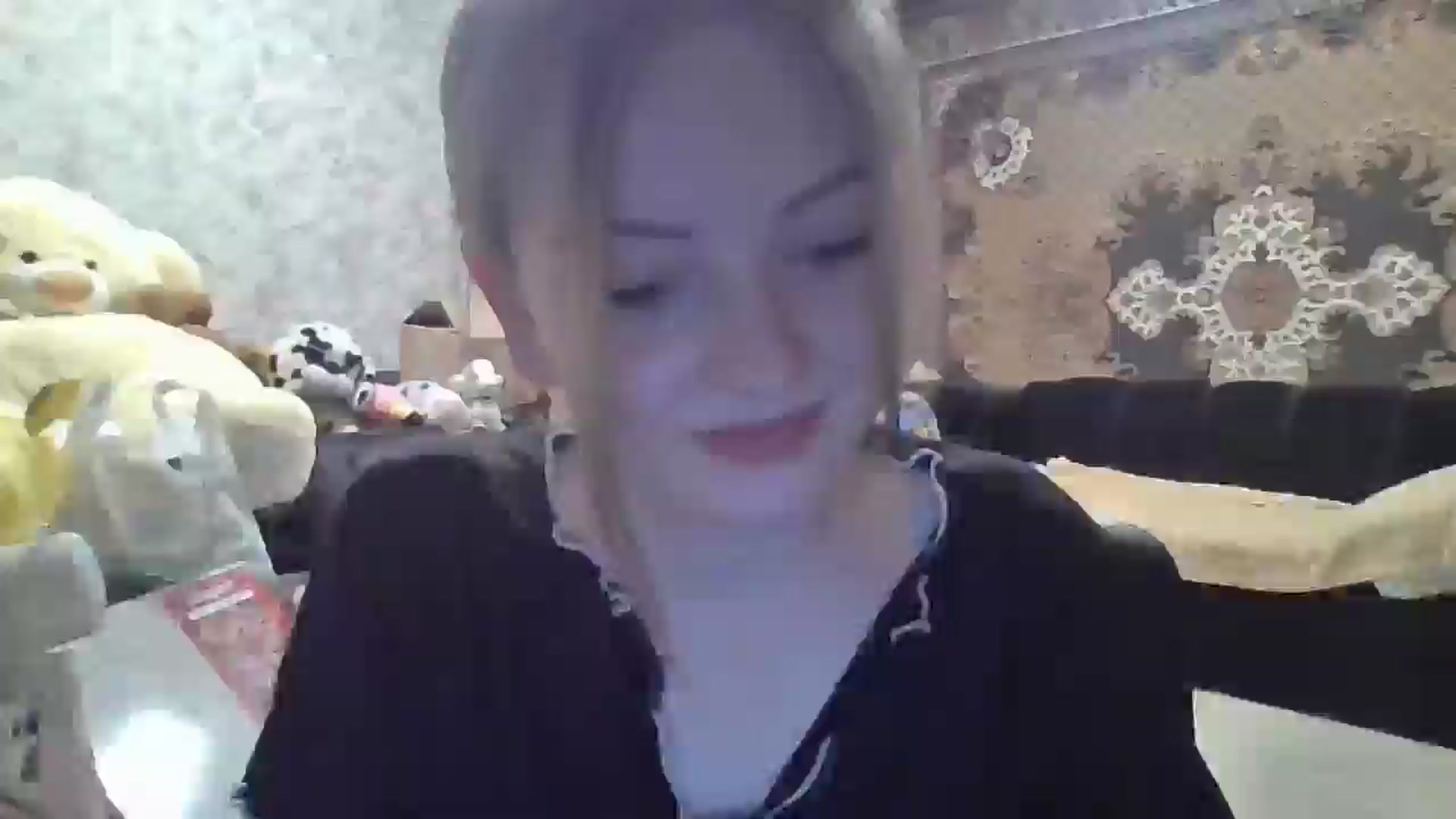 Gallery image thumbnail from DinaLennox's myfreecams stream on, 01/01/2026, 18:33 image 7 of 20