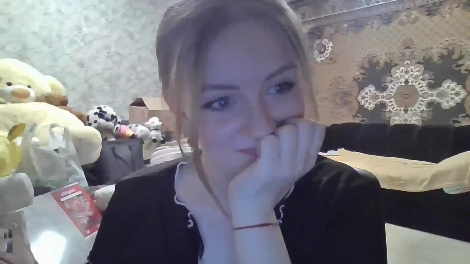Gallery image thumbnail from DinaLennox's myfreecams stream on, 01/01/2026, 18:53 image 4 of 20