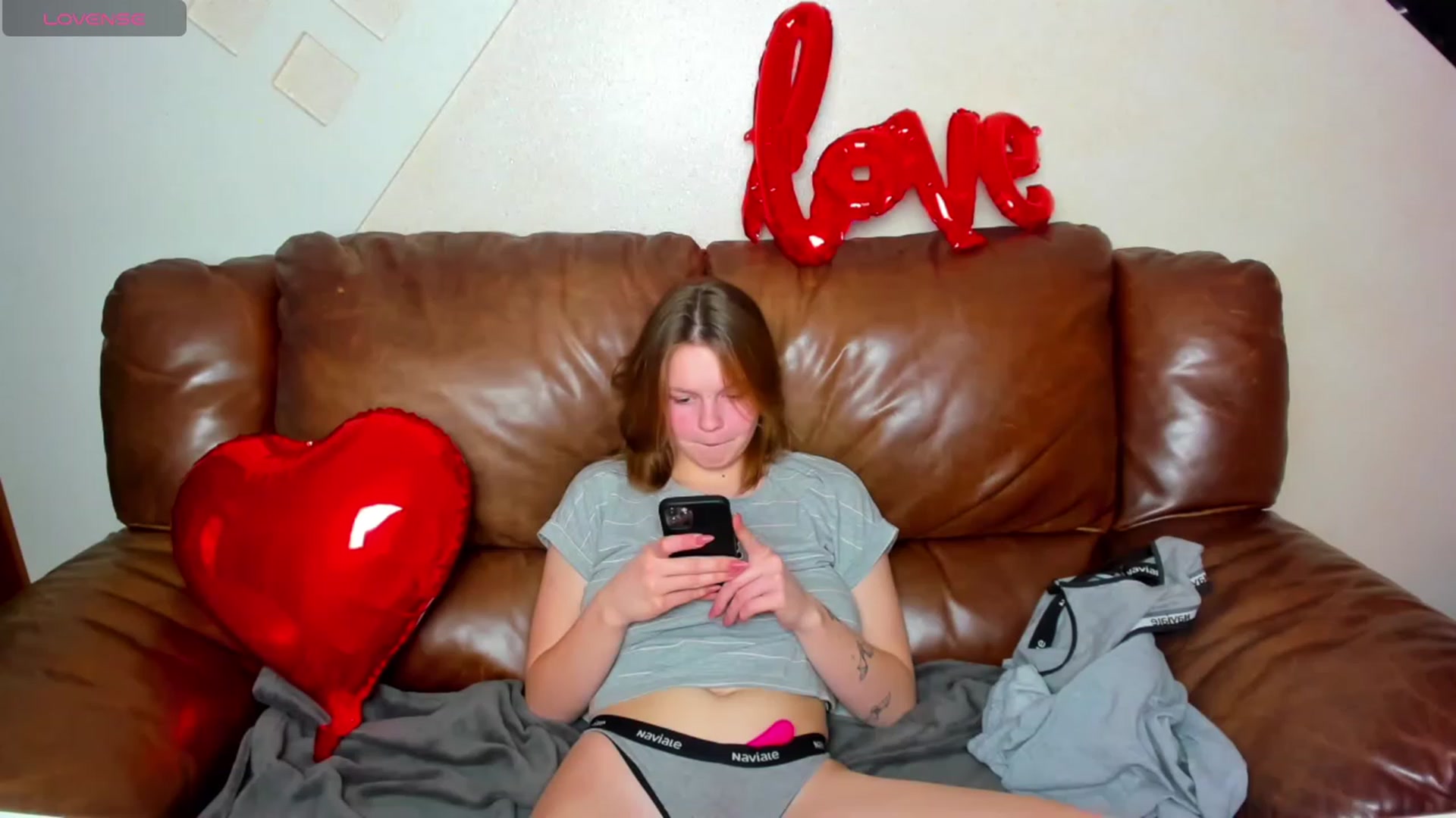 Gallery image thumbnail from DinaRock's myfreecams stream on, 02/12/2024, 11:10 image 3 of 20
