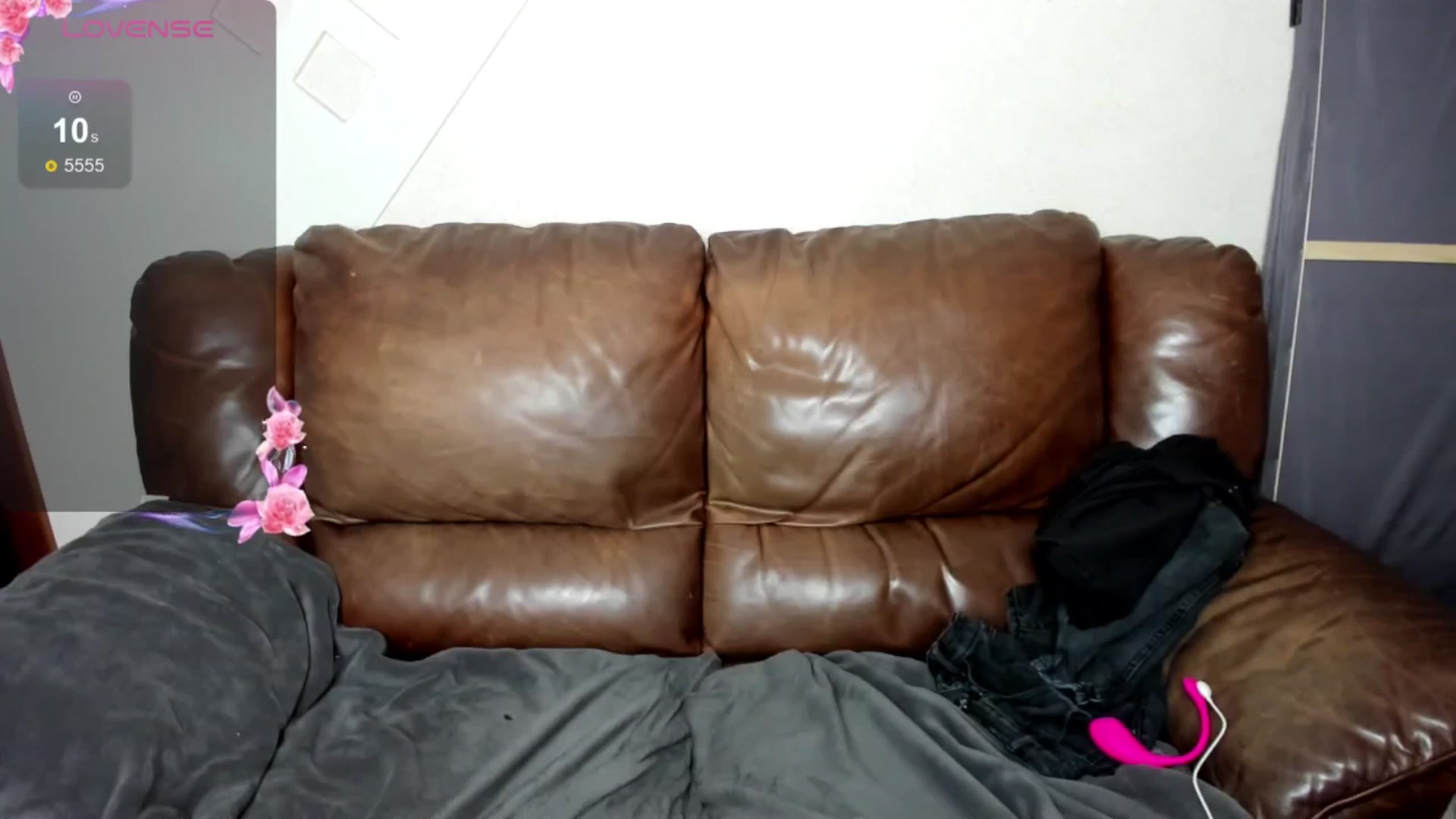 Gallery image thumbnail from DinaRock's myfreecams stream on, 05/20/2024, 10:34 image 19 of 20