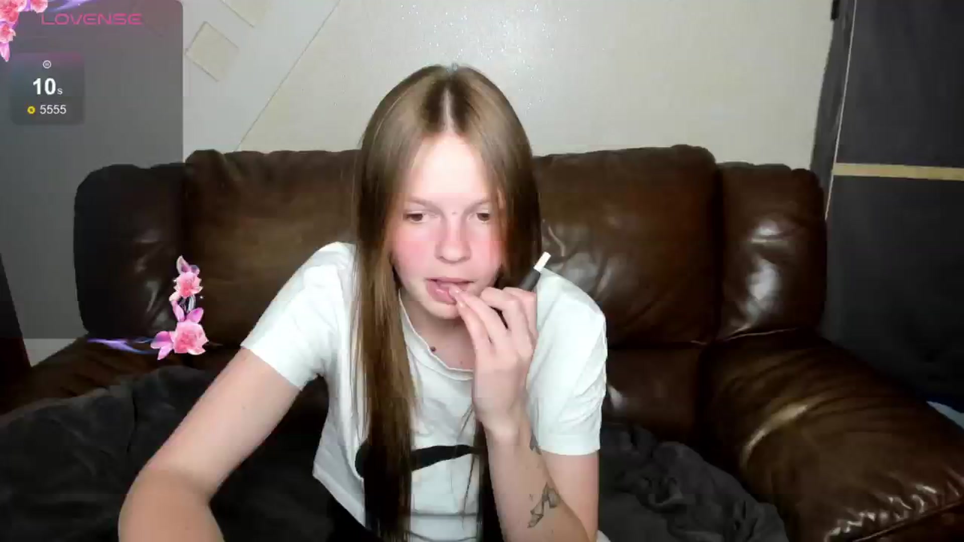 Gallery image thumbnail from DinaRock's myfreecams stream on, 06/02/2024, 11:07 image 4 of 20