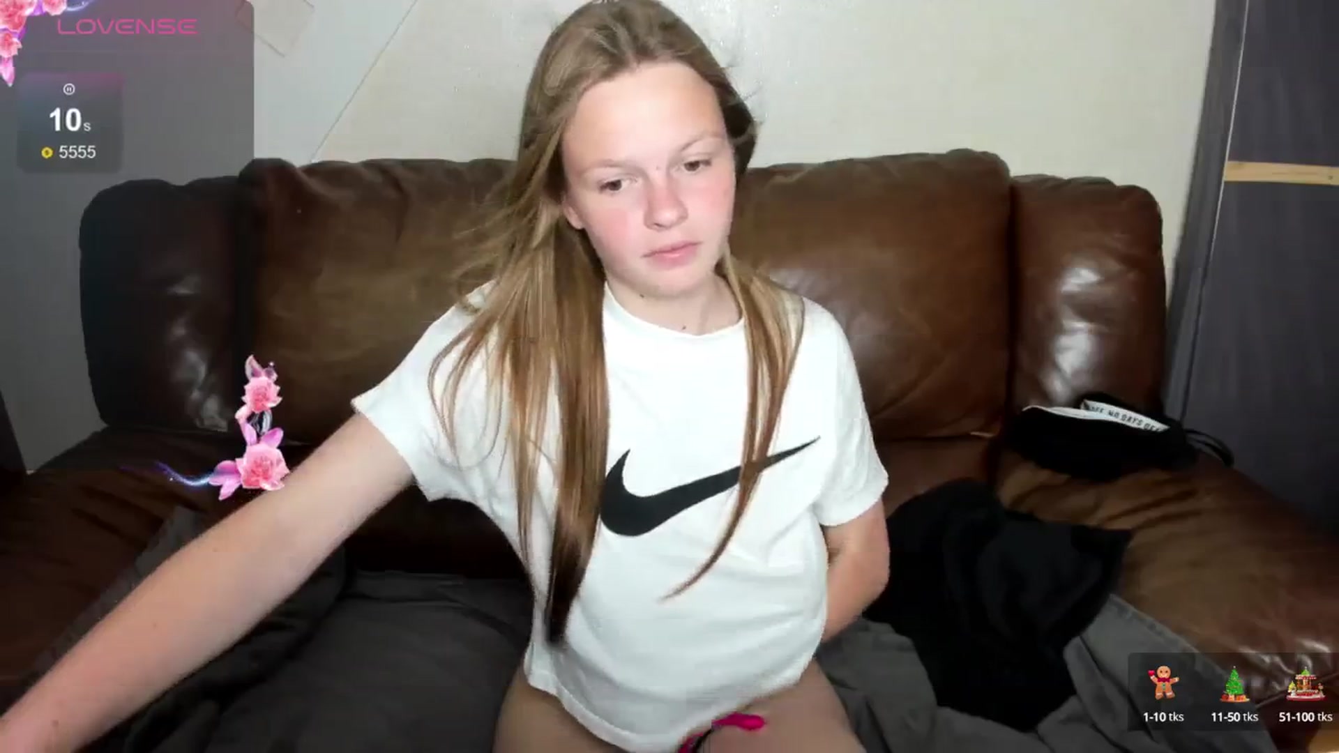 Gallery image thumbnail from DinaRock's myfreecams stream on, 06/15/2024, 10:27 image 3 of 20