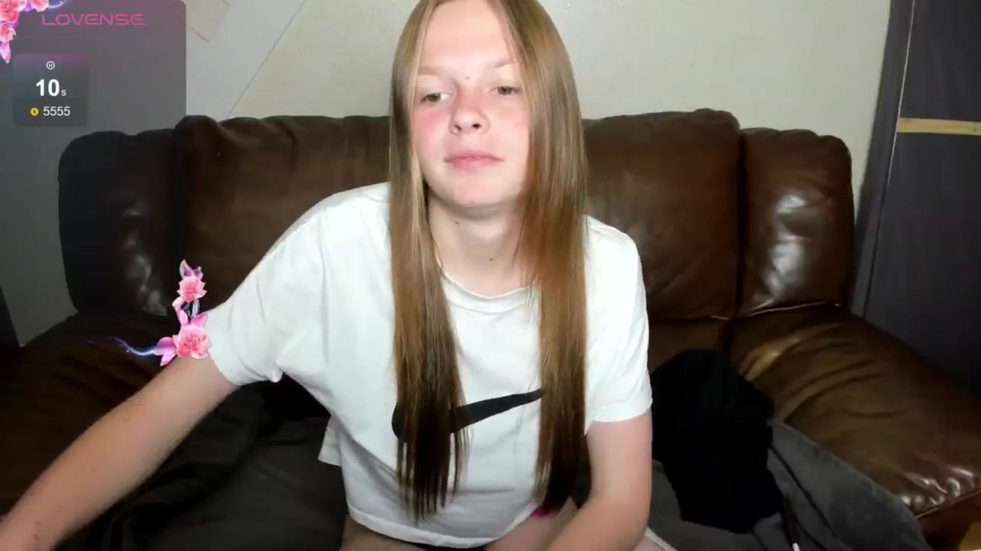Gallery image thumbnail from DinaRock's myfreecams stream on, 06/15/2024, 10:27 image 11 of 20