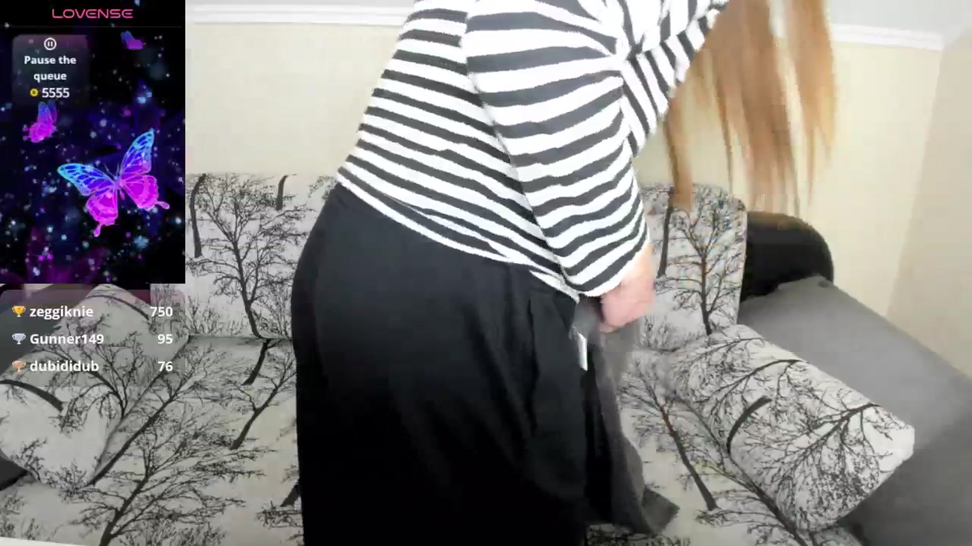 Gallery image thumbnail from DinaRock's myfreecams stream on, 11/17/2024, 12:23 image 17 of 20