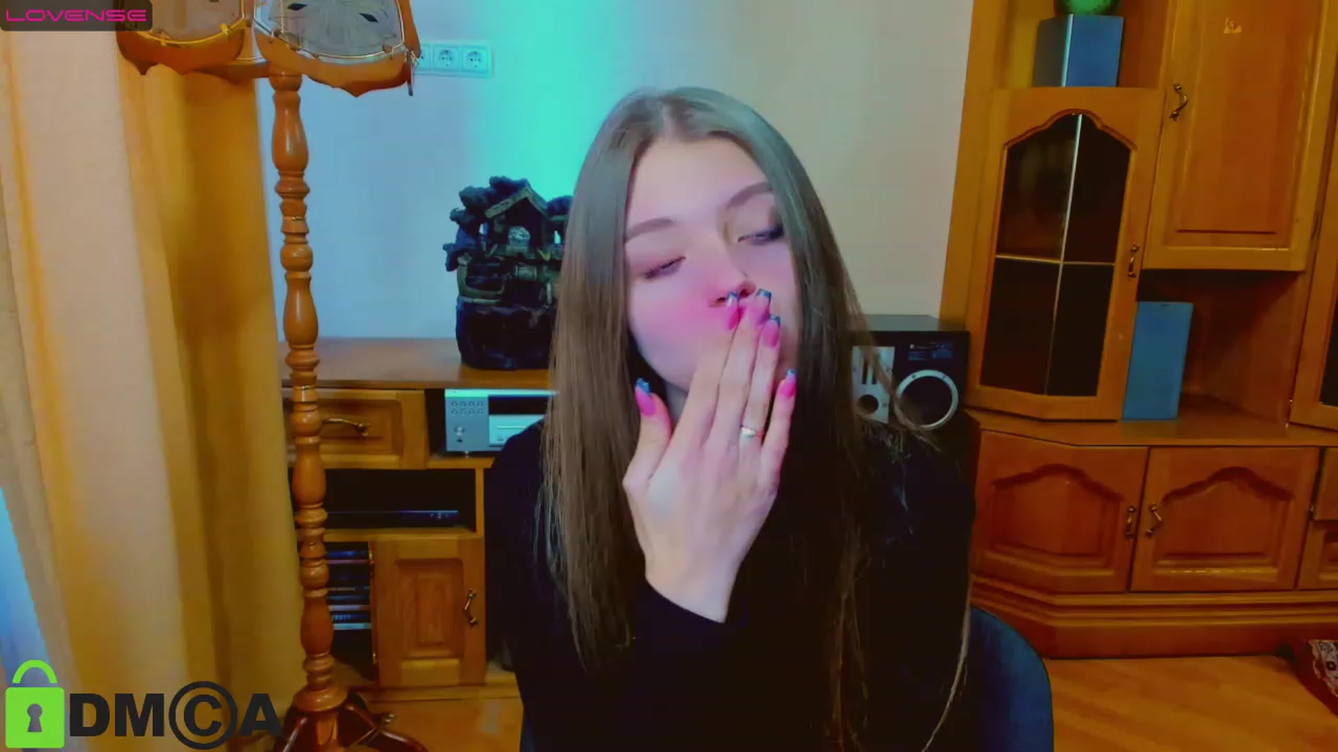 Gallery image thumbnail from DinaTin's myfreecams stream on, 02/12/2023, 11:32 image 17 of 20