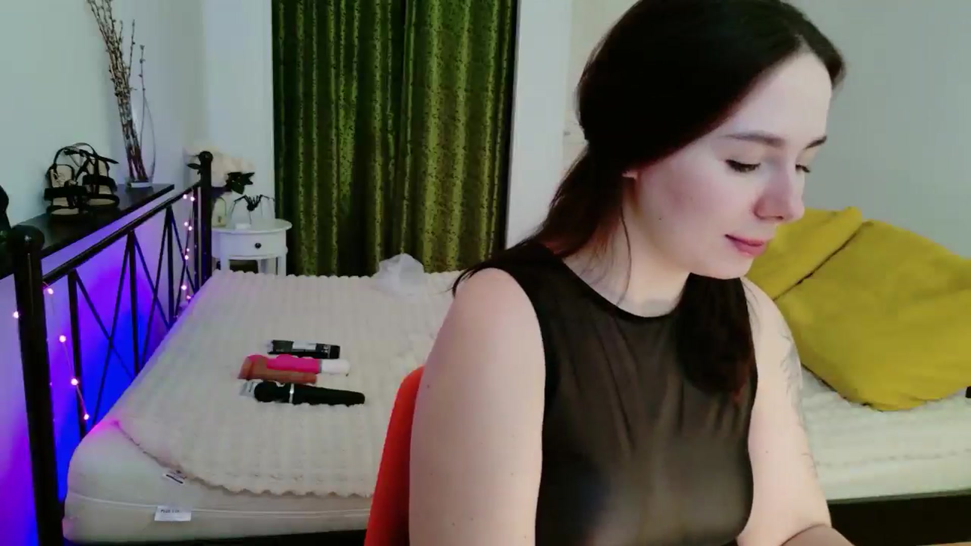 Gallery image thumbnail from Dina_Bell's myfreecams stream on, 11/03/2025, 12:28 image 3 of 20