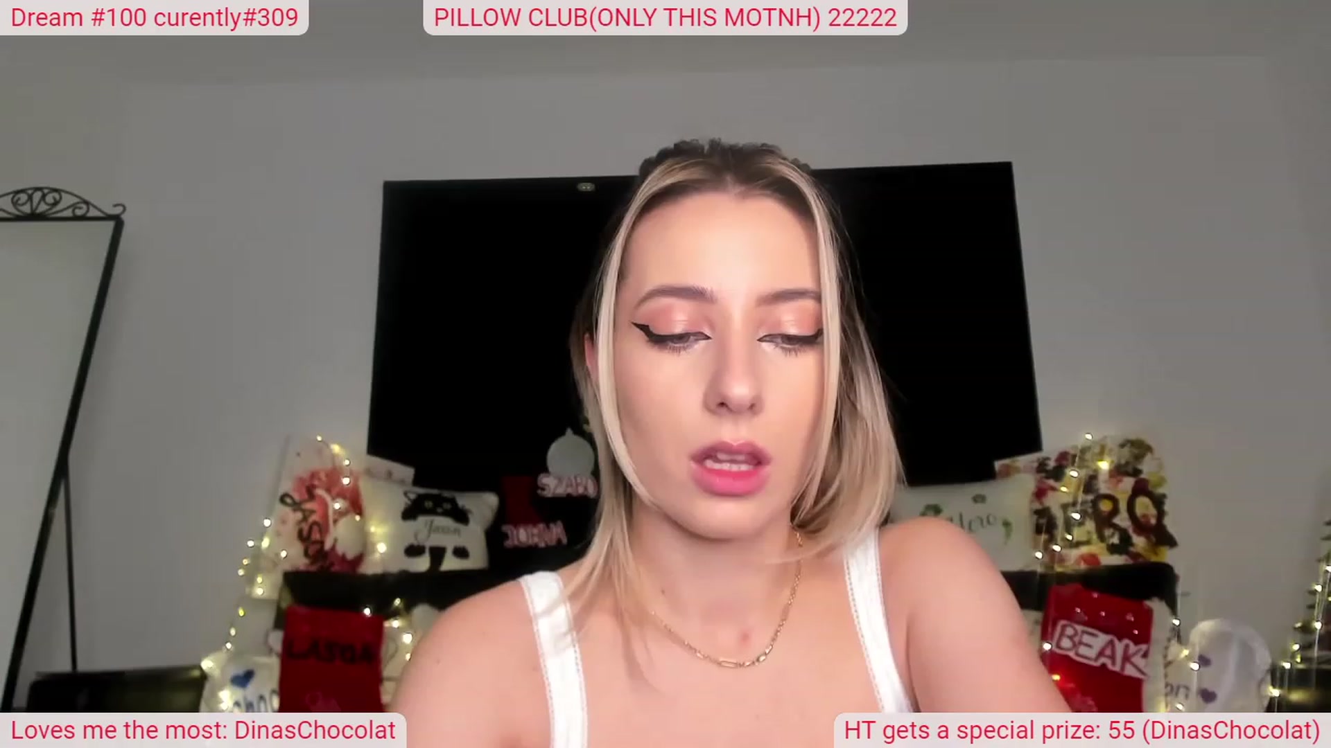 Gallery image thumbnail from DinasLibrary's myfreecams stream on, 12/12/2022, 04:06 image 2 of 20