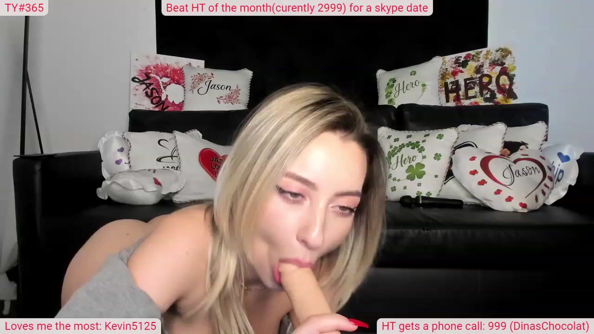 Gallery image thumbnail from DinasLibrary's myfreecams stream on, 01/16/2023, 08:19 image 8 of 20