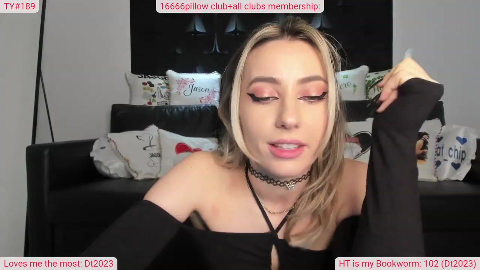 Gallery image thumbnail from DinasLibrary's myfreecams stream on, 03/12/2023, 04:55 image 17 of 20