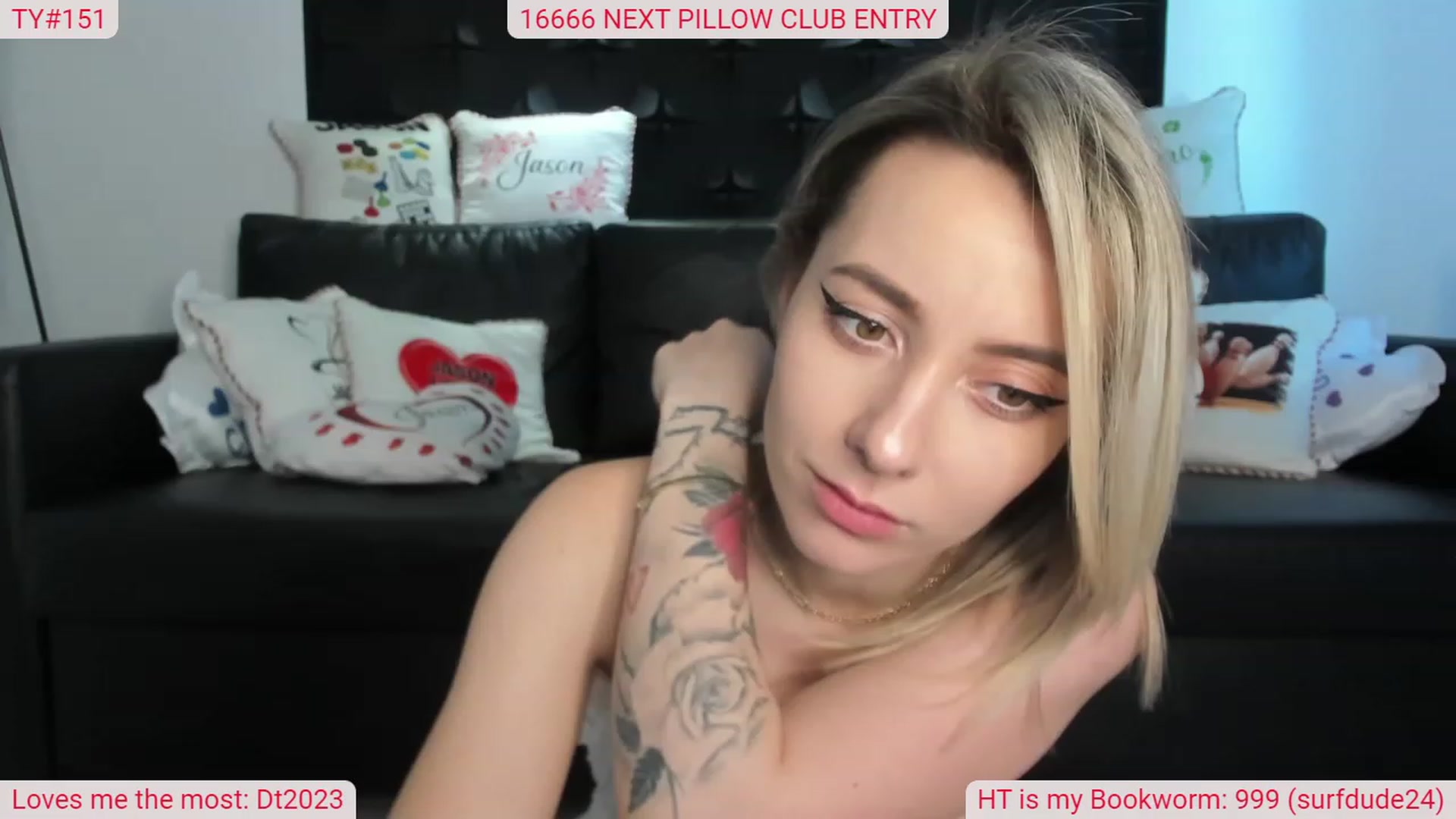 Gallery image thumbnail from DinasLibrary's myfreecams stream on, 03/13/2023, 08:52 image 8 of 20
