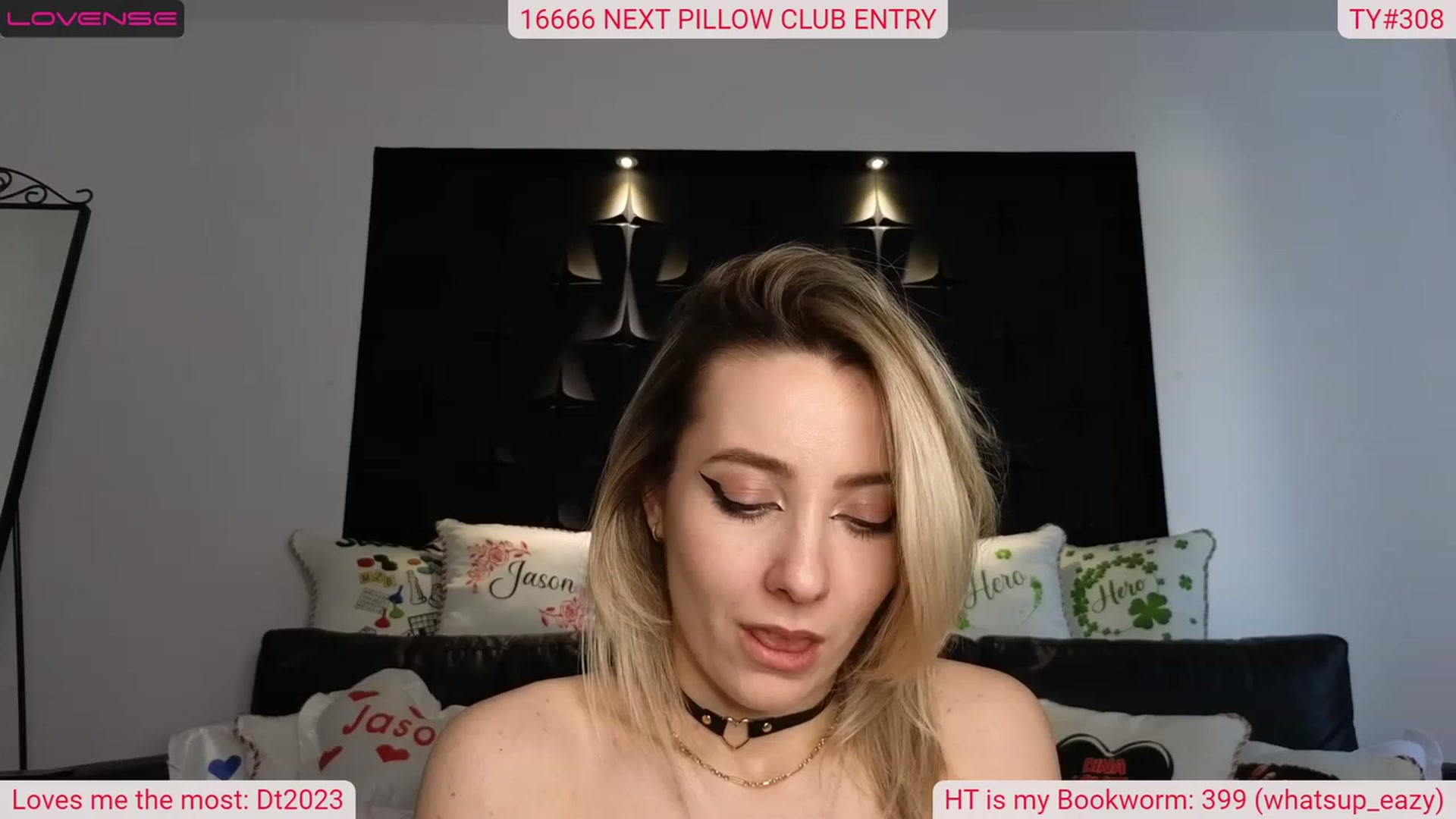 Gallery image thumbnail from DinasLibrary's myfreecams stream on, 03/24/2023, 06:44 image 16 of 20