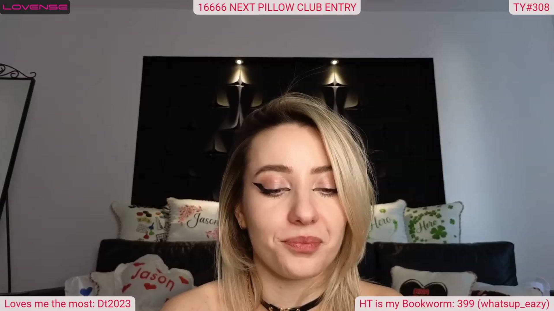 Gallery image thumbnail from DinasLibrary's myfreecams stream on, 03/24/2023, 06:44 image 17 of 20