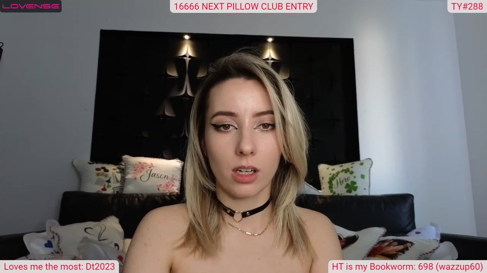 Gallery image thumbnail from DinasLibrary's myfreecams stream on, 03/24/2023, 08:56 image 16 of 20