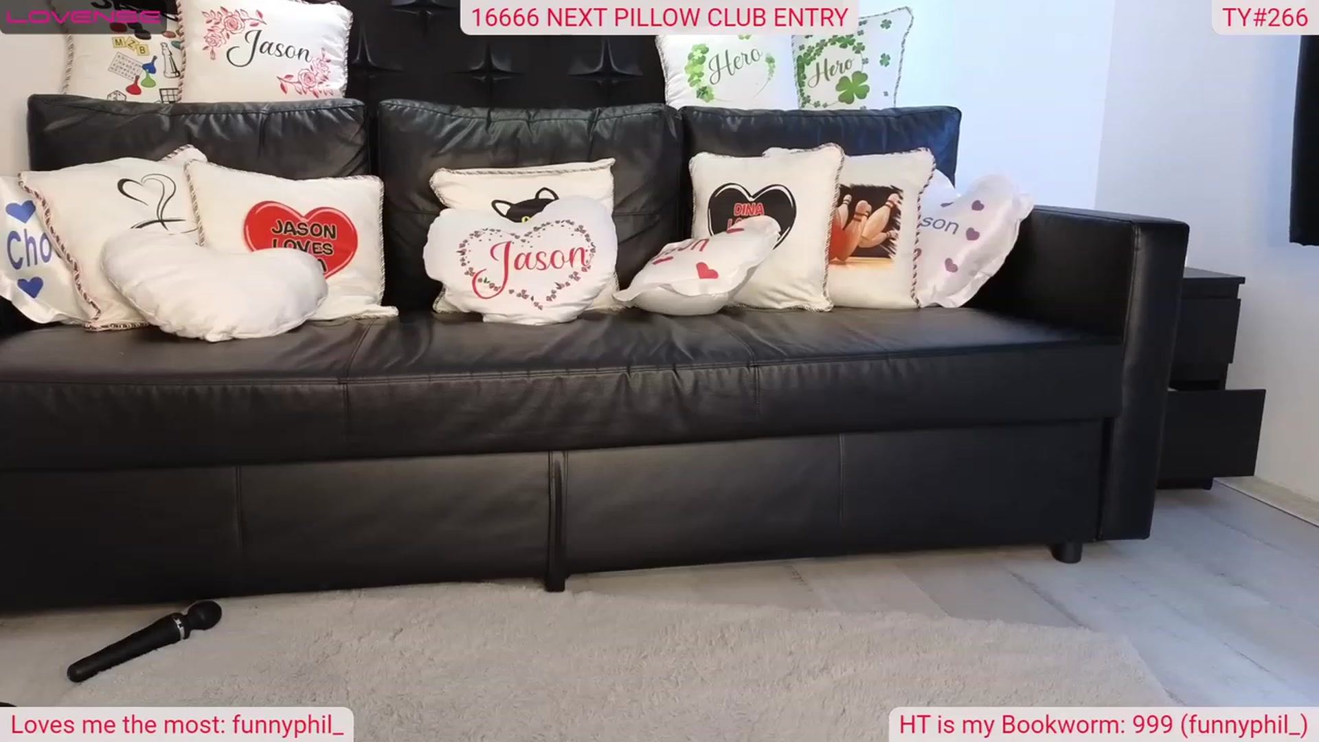 Gallery image thumbnail from DinasLibrary's myfreecams stream on, 03/25/2023, 09:47 image 17 of 20