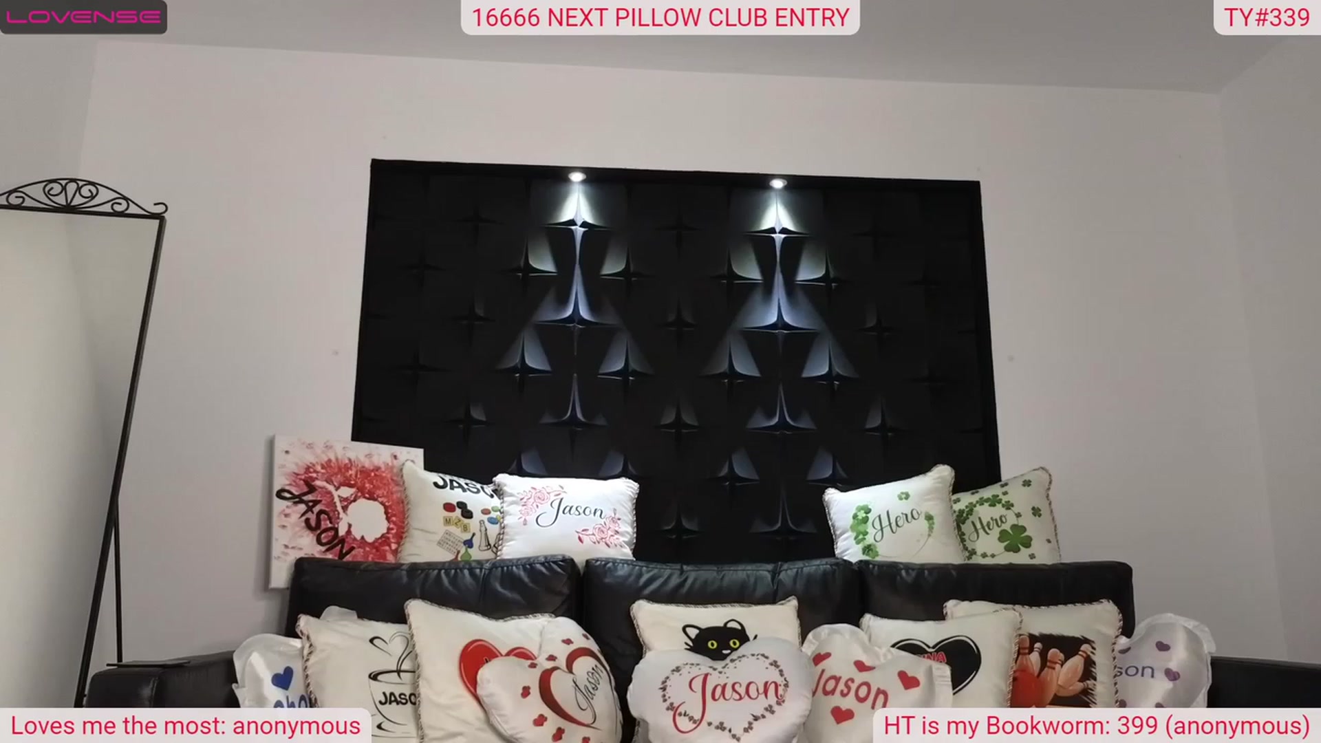 Gallery image thumbnail from DinasLibrary's myfreecams stream on, 03/31/2023, 04:00 image 4 of 20