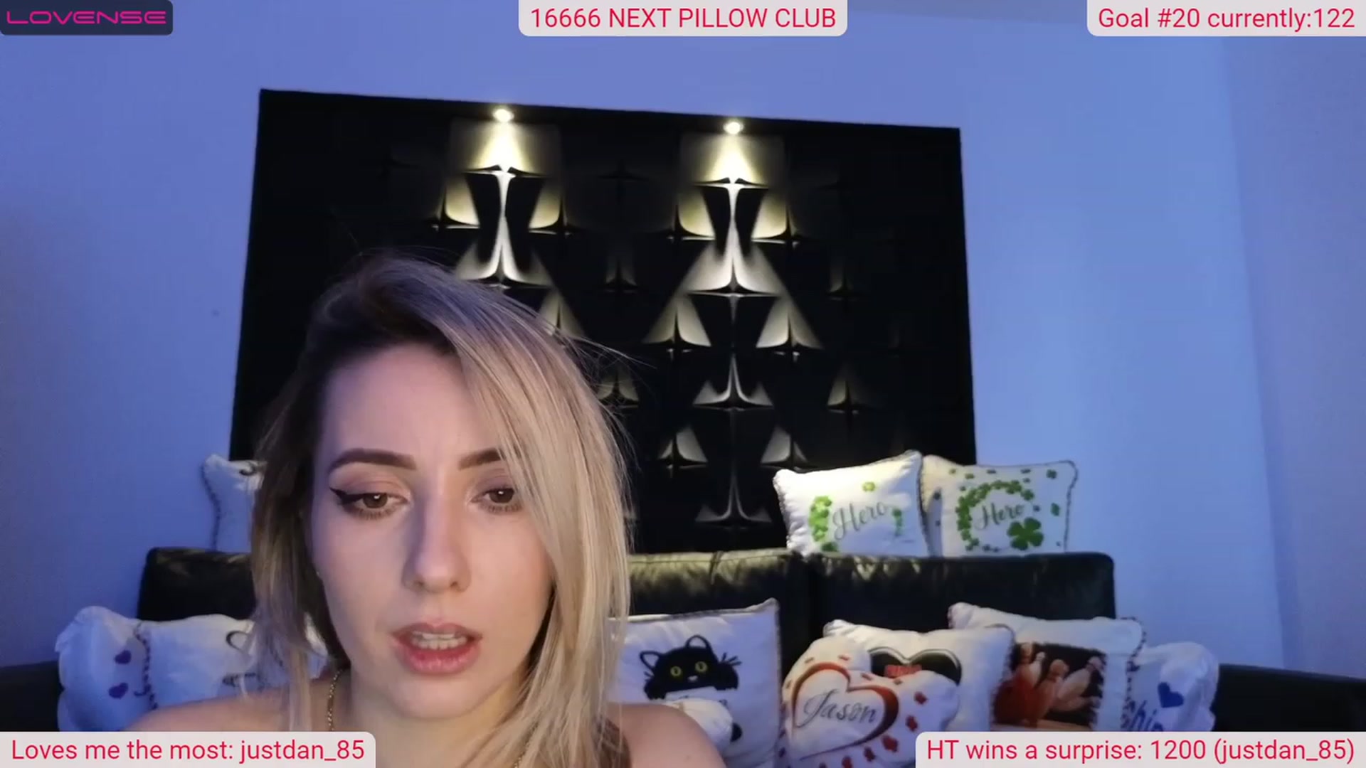 Gallery image thumbnail from DinasLibrary's myfreecams stream on, 04/06/2023, 04:27 image 7 of 20
