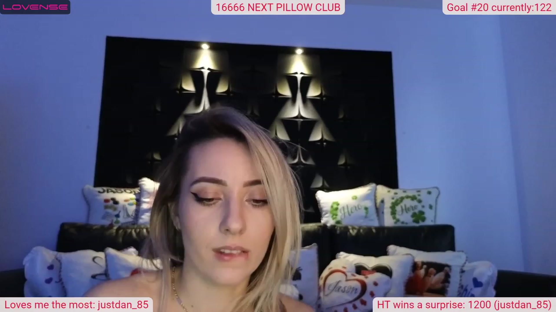 Gallery image thumbnail from DinasLibrary's myfreecams stream on, 04/06/2023, 04:27 image 6 of 20
